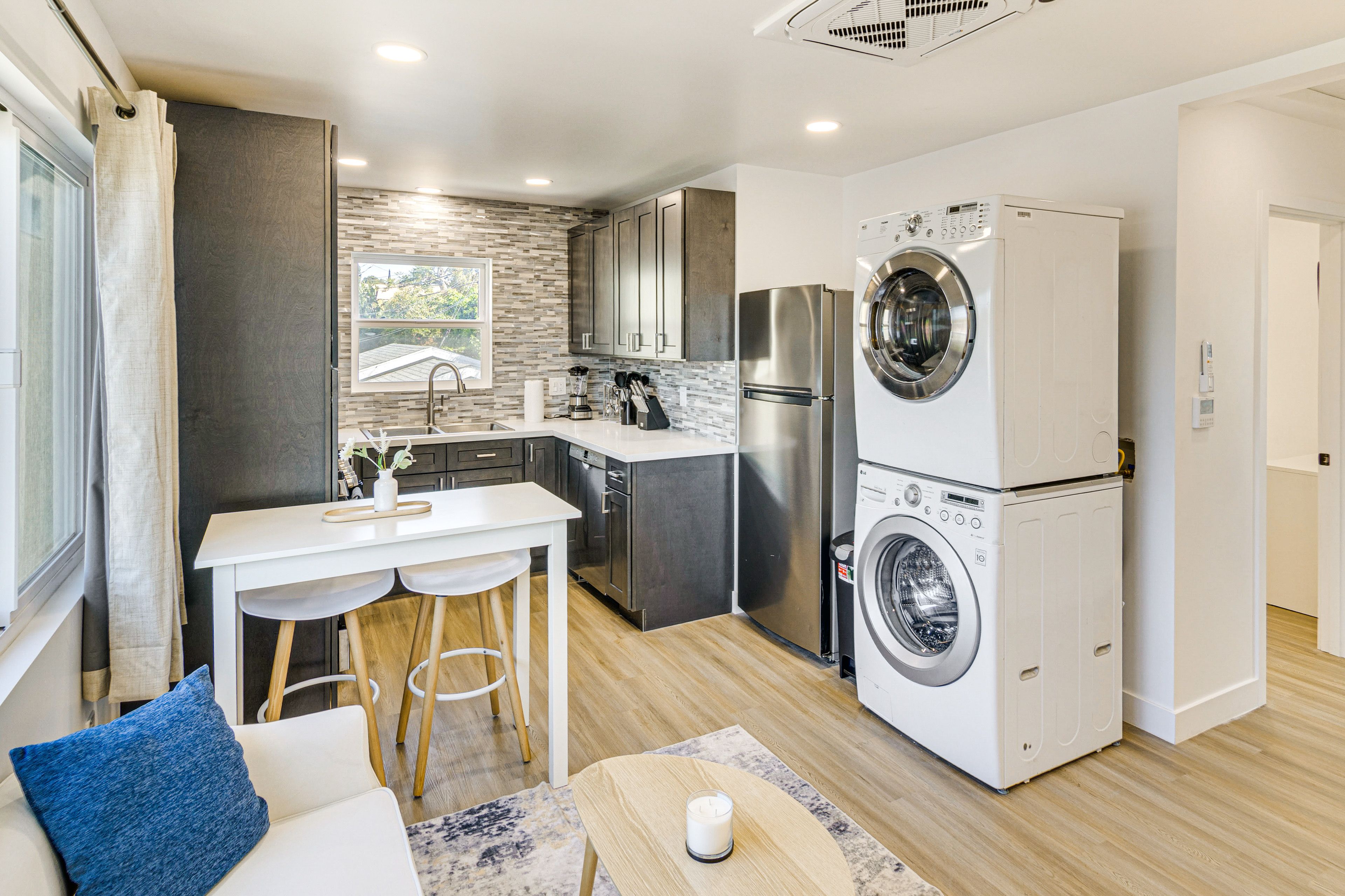 Kitchen | 2nd Floor | Drip Coffee Pot | Toaster | Blender