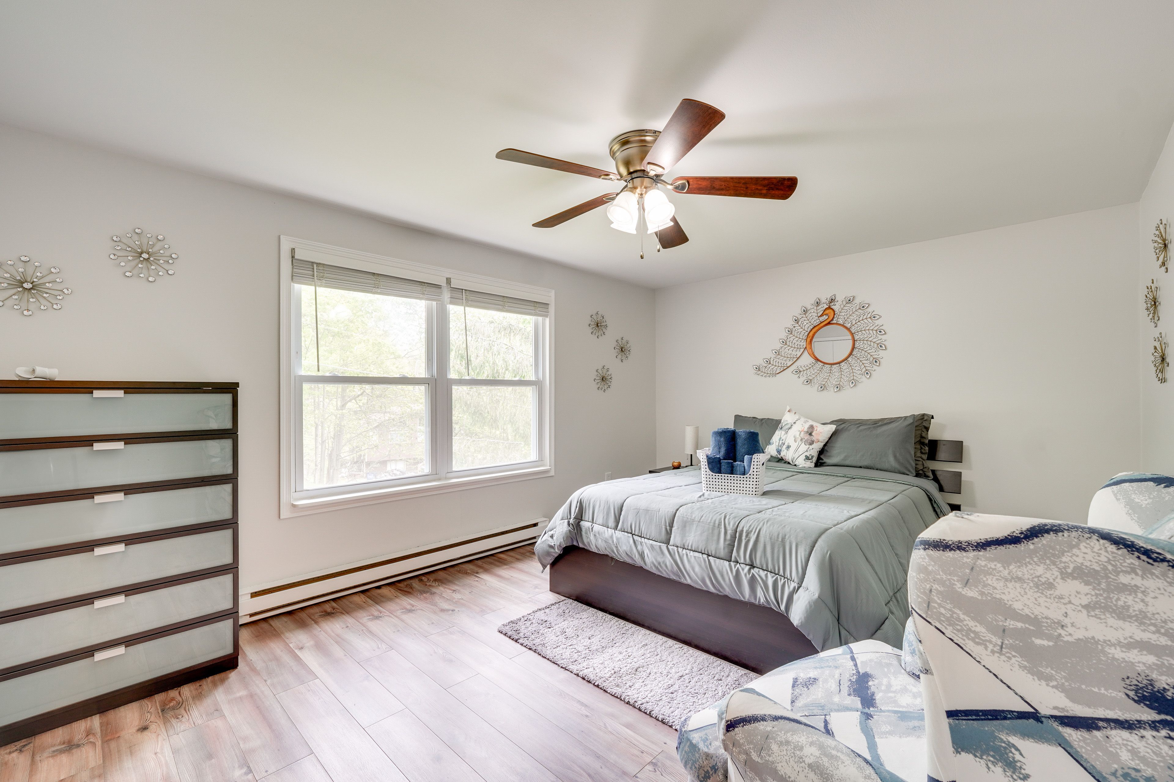 Bedroom 1 | Main Level | Queen Bed | Linens Provided