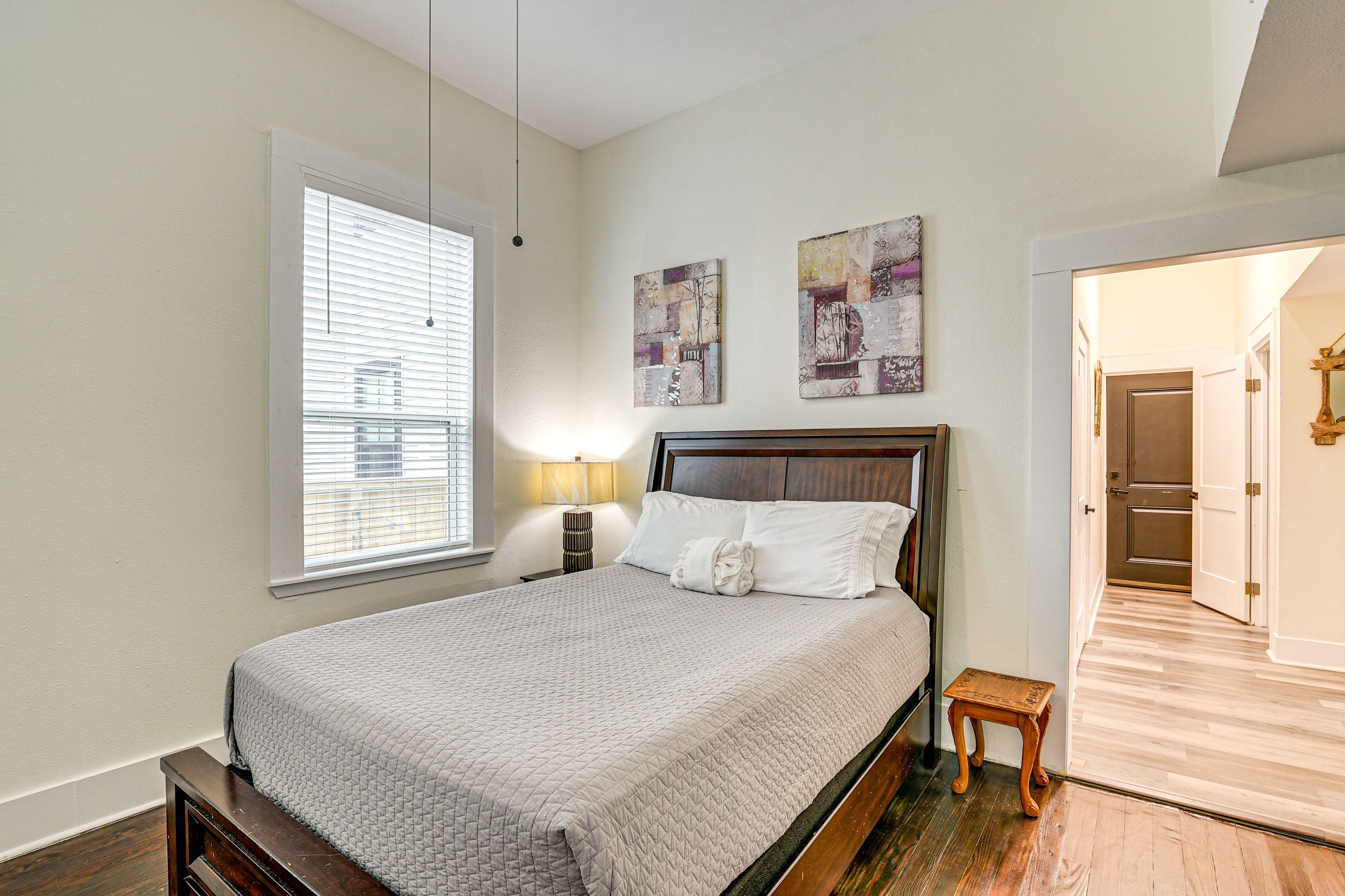 Bedroom 2 | Queen Bed