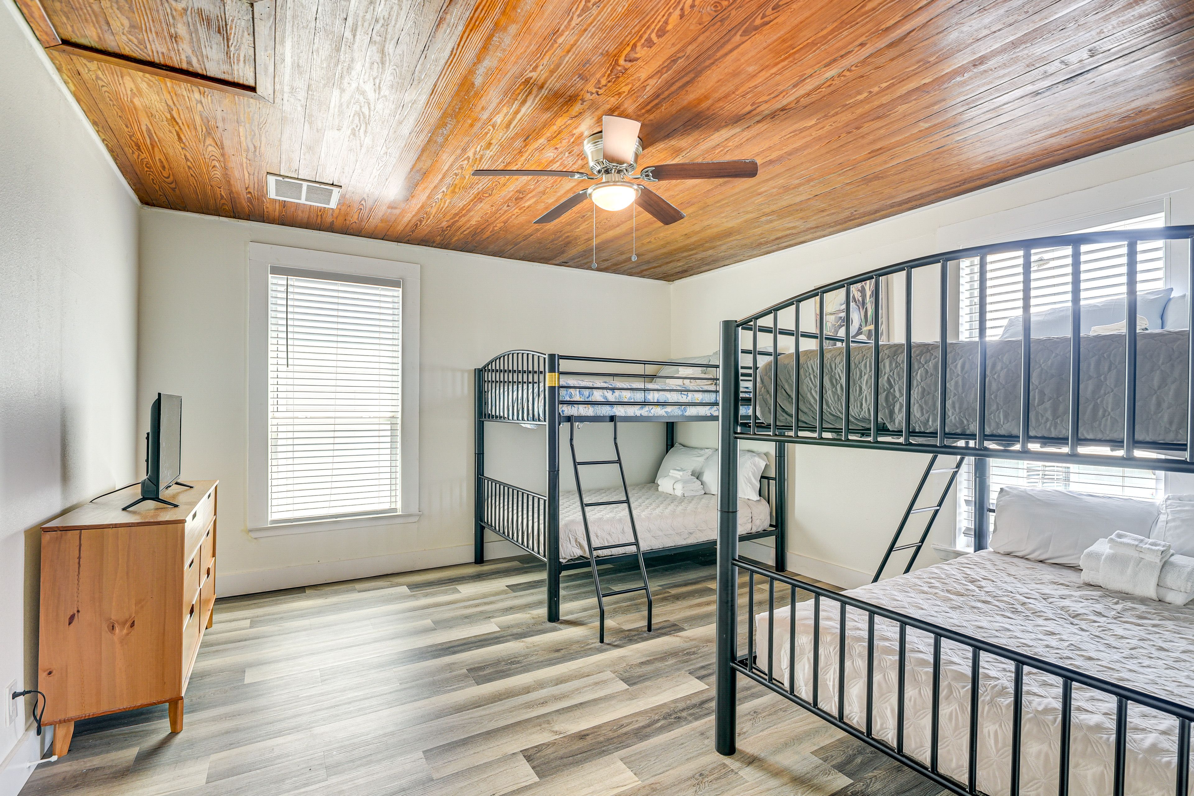 Bedroom 3 | 2 Twin Bunk Beds