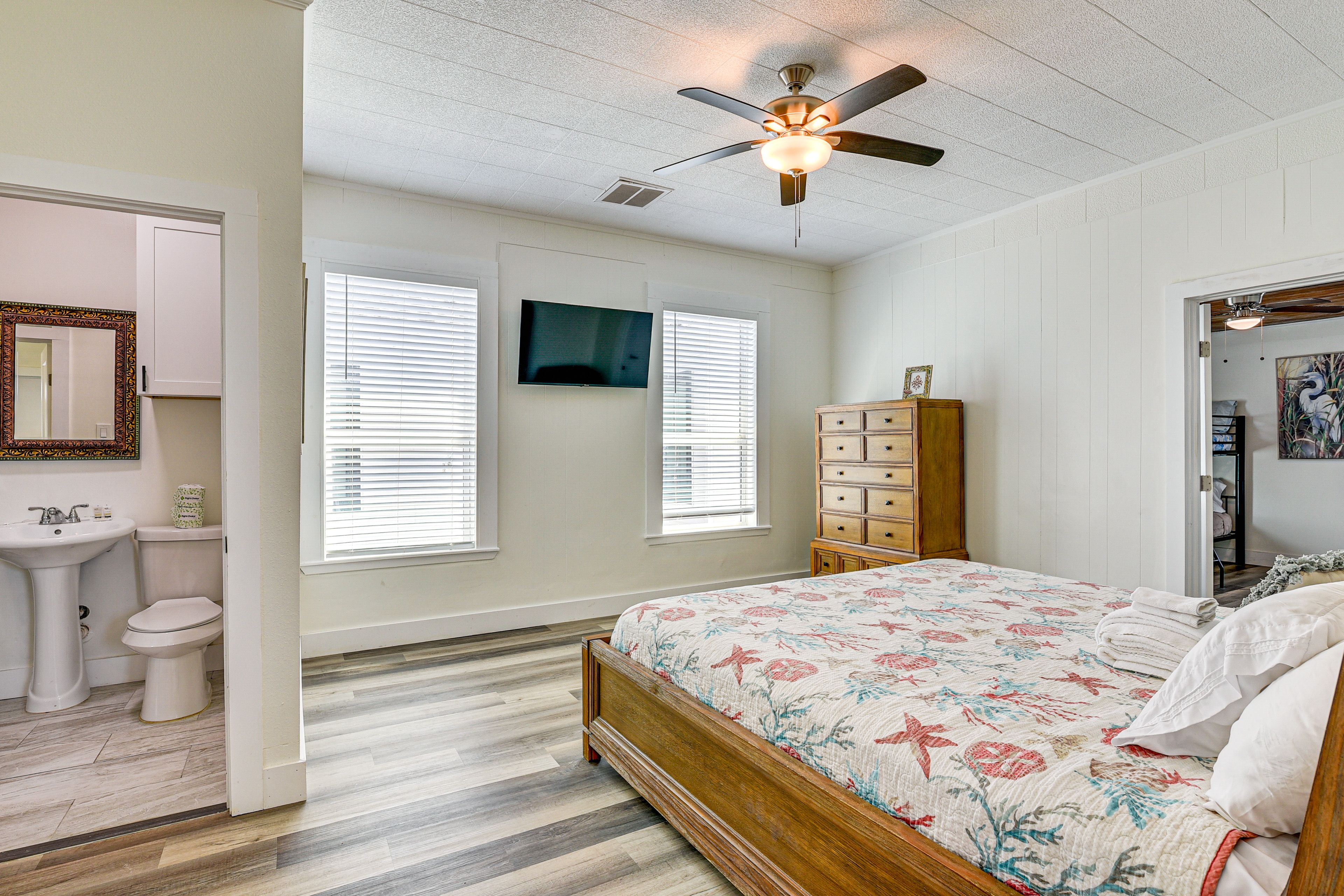 Bedroom 1 | King Bed | Linens Provided