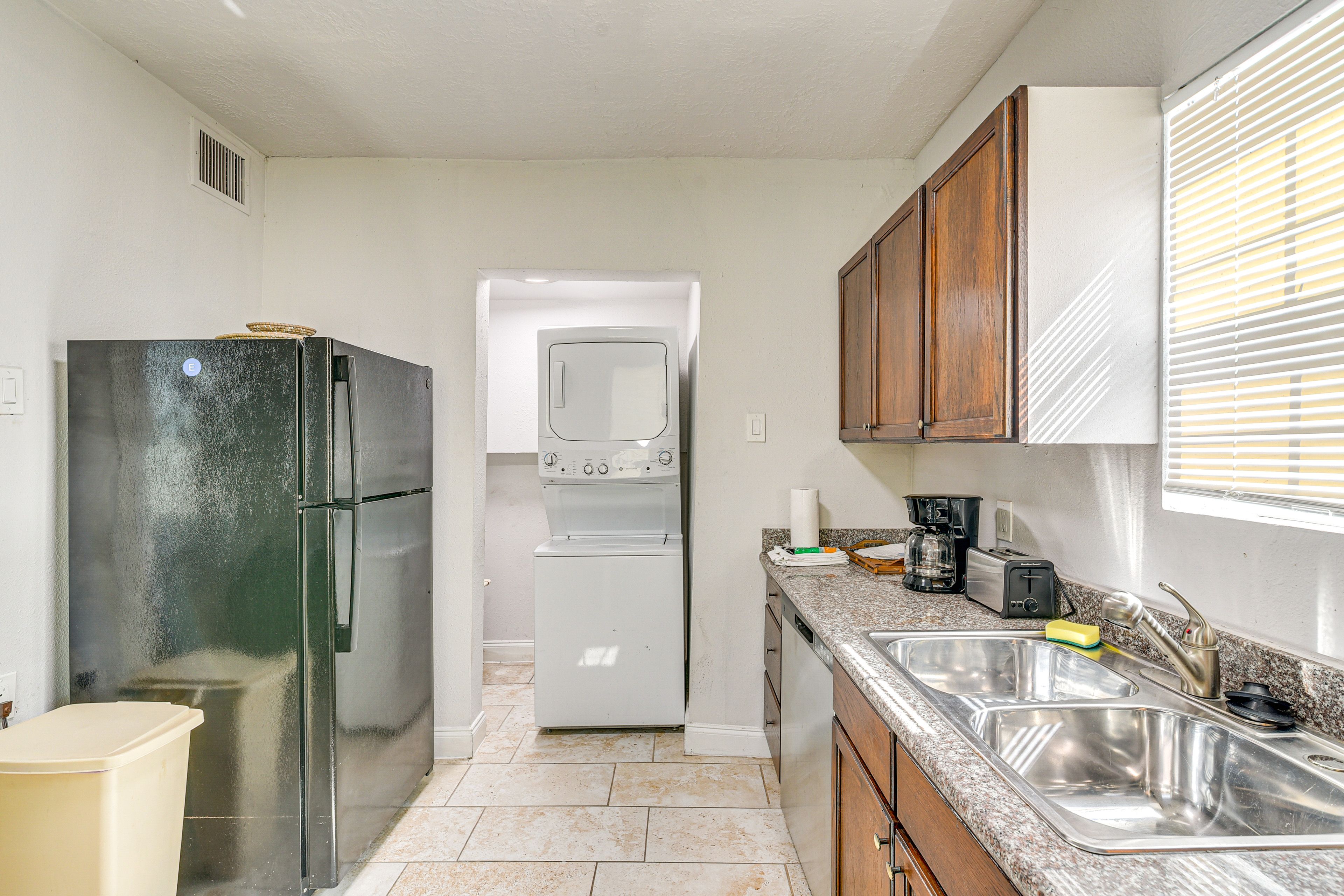 Kitchen | Cooking Basics | Dishwasher | Single-Story Home