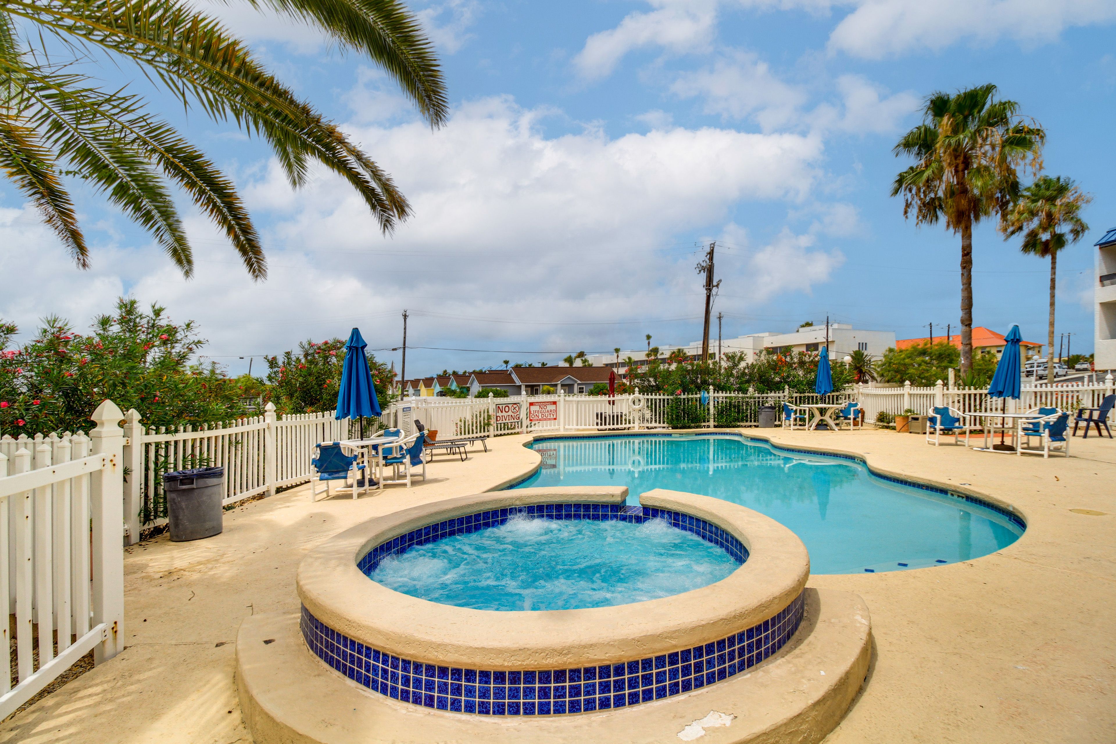 Corpus Christi Vacation Rental | Studio | 1BA | 632 Sq Ft | Stairs Required