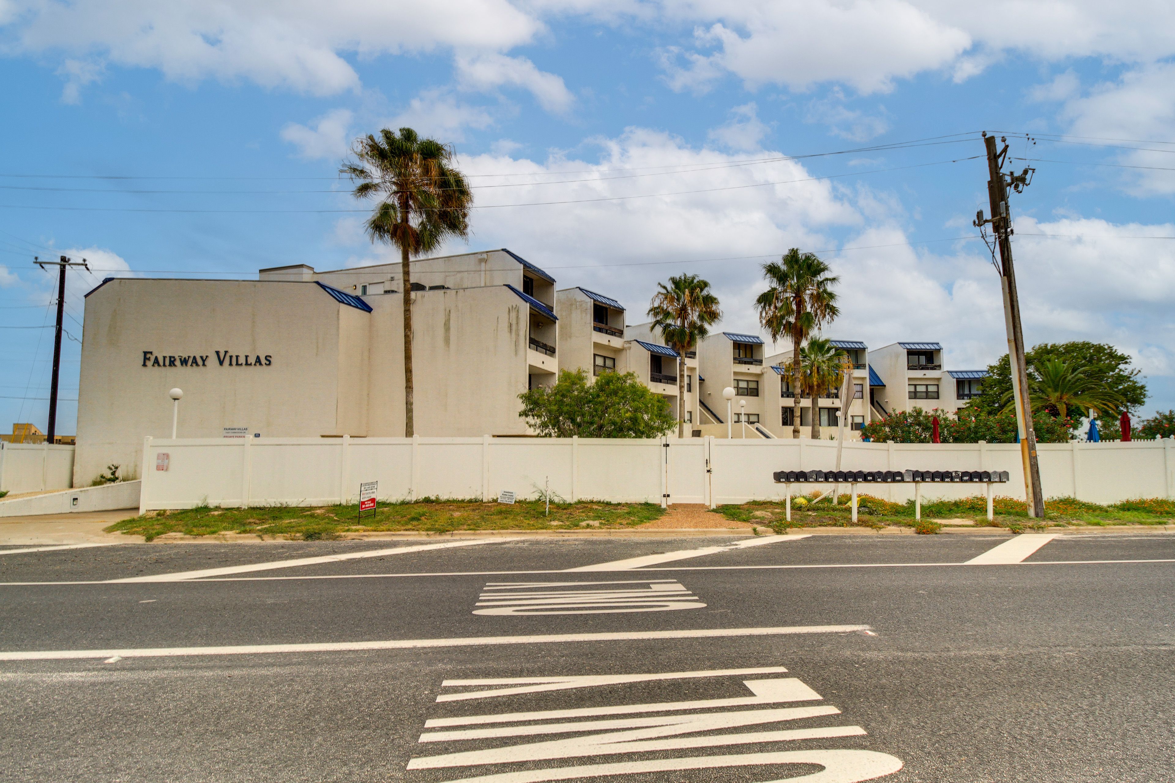 Parking | Community Garage (1 Vehicle)