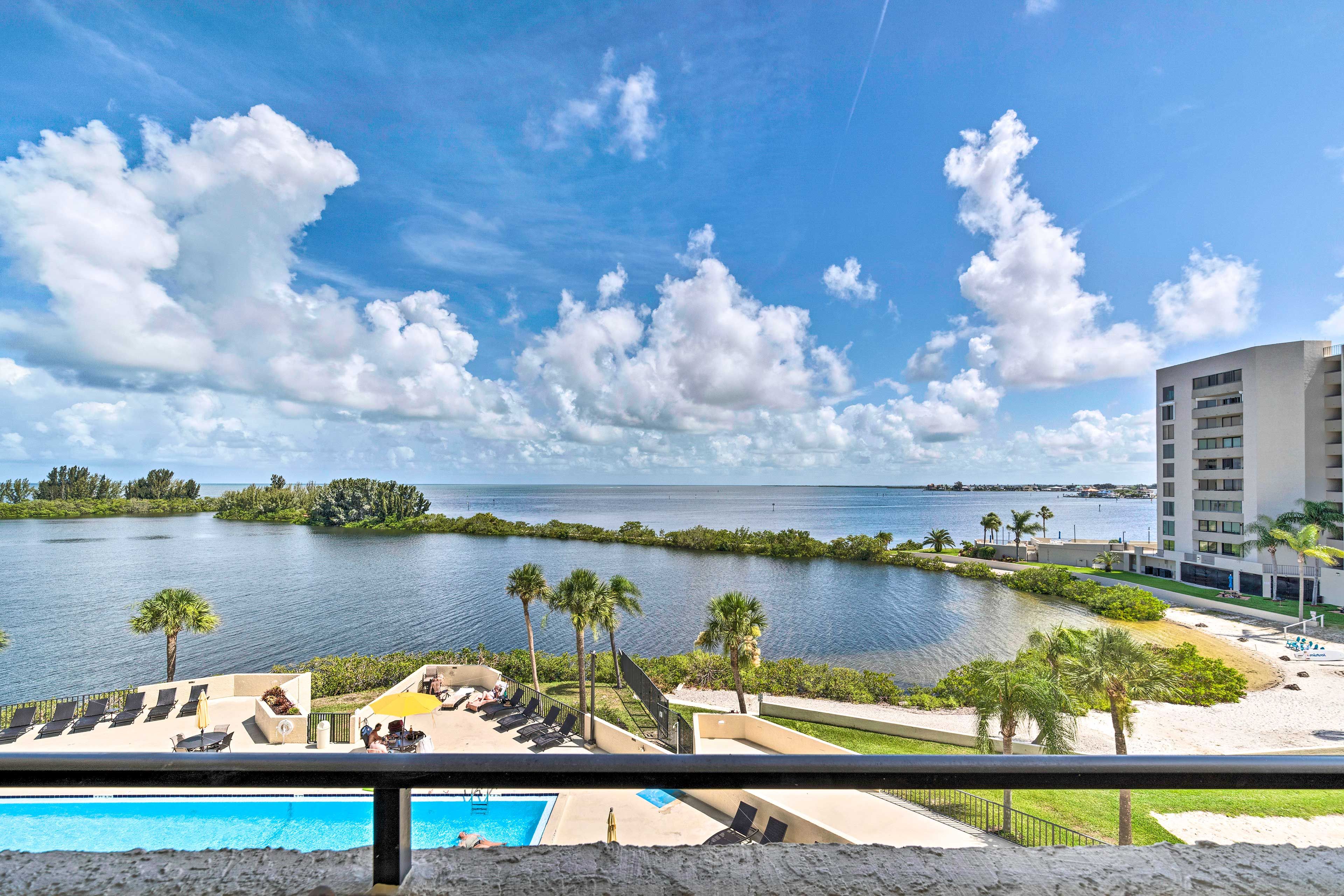 Gulf Island Beach & Tennis Club | Community Amenities