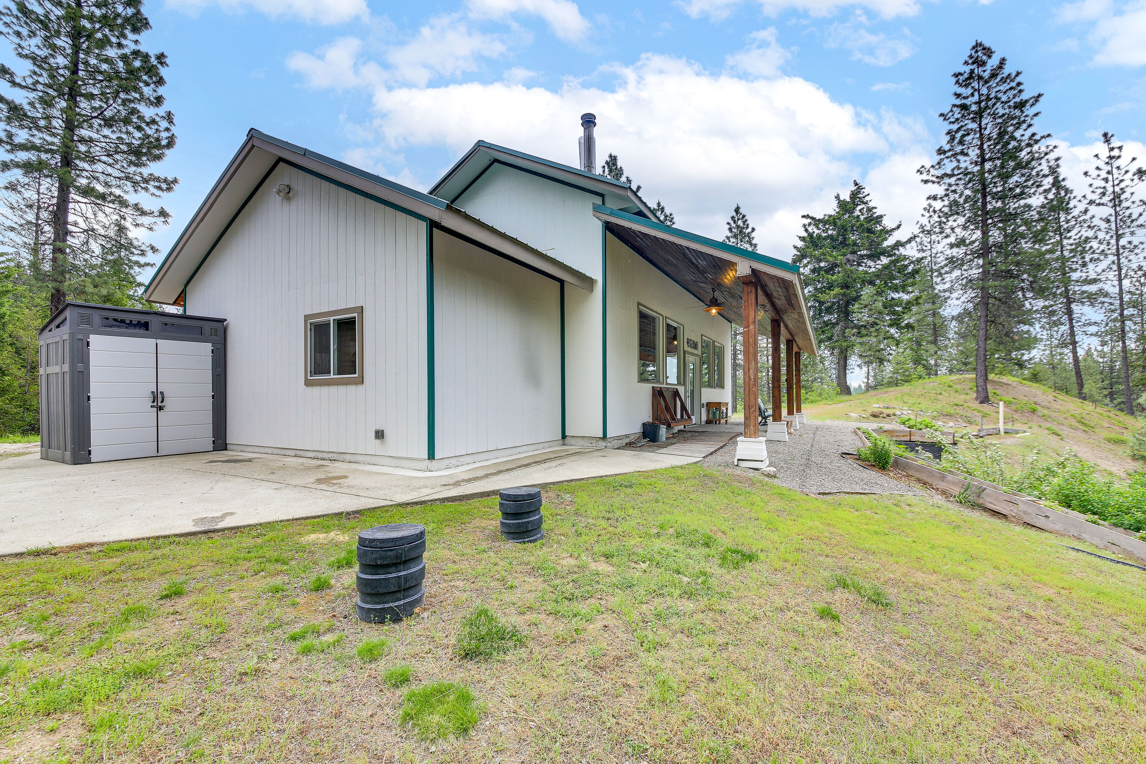 Parking | Steep Dirt Driveway (6 Vehicles) | RV Parking Allowed On-Site
