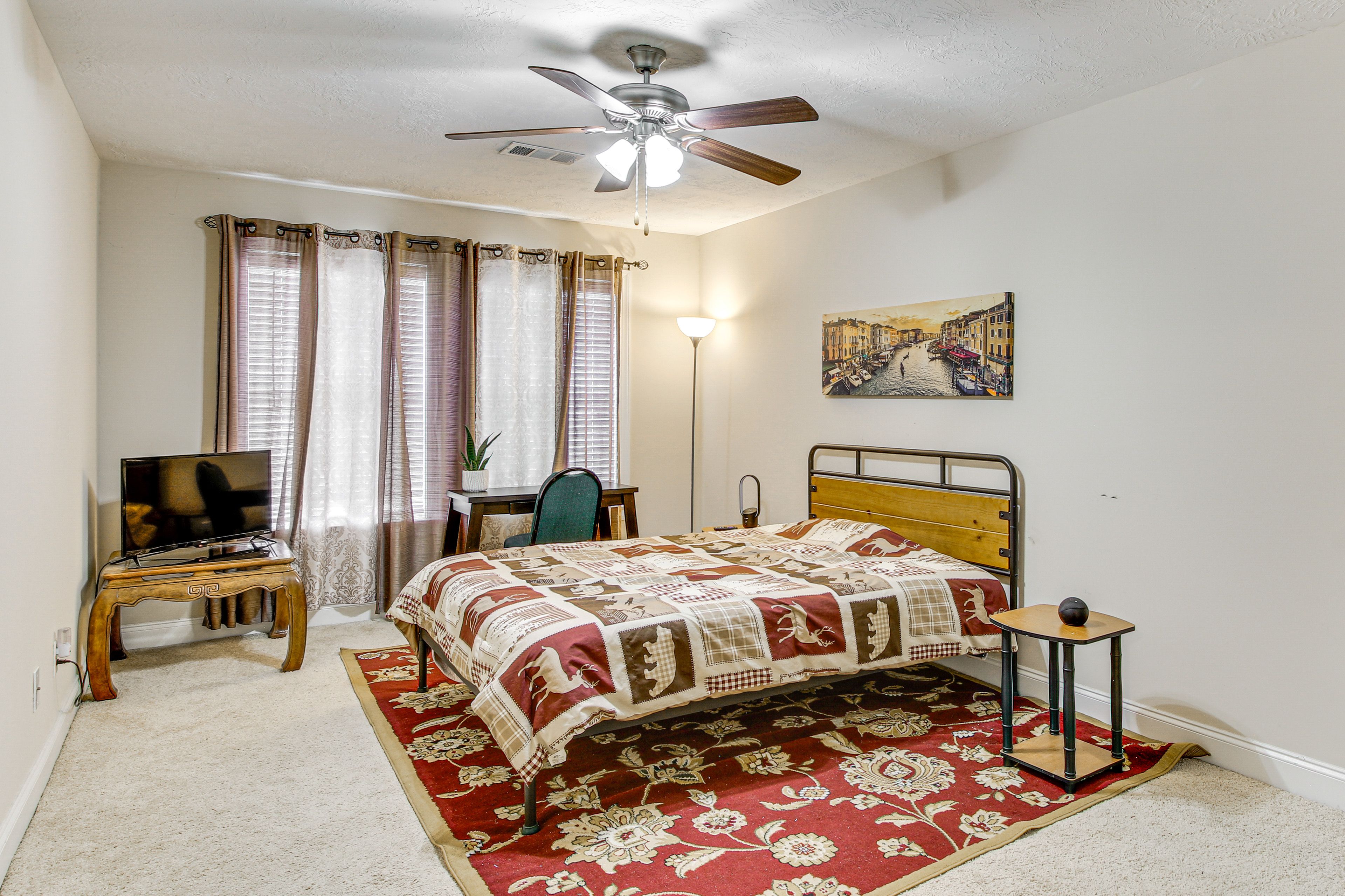 Bedroom 3 | 2nd Floor | Queen Bed