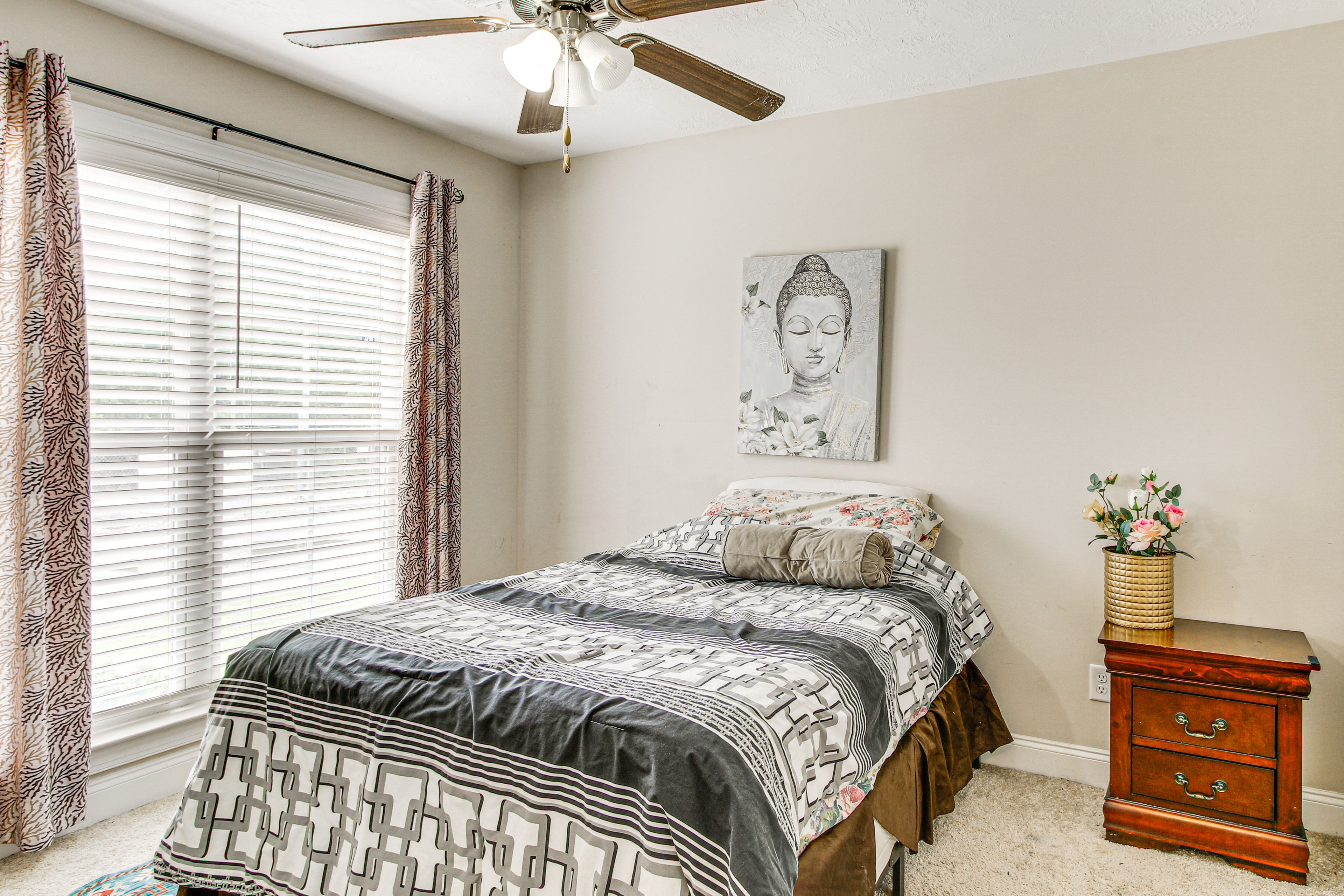 Bedroom 2 | 2nd Floor | Queen Bed