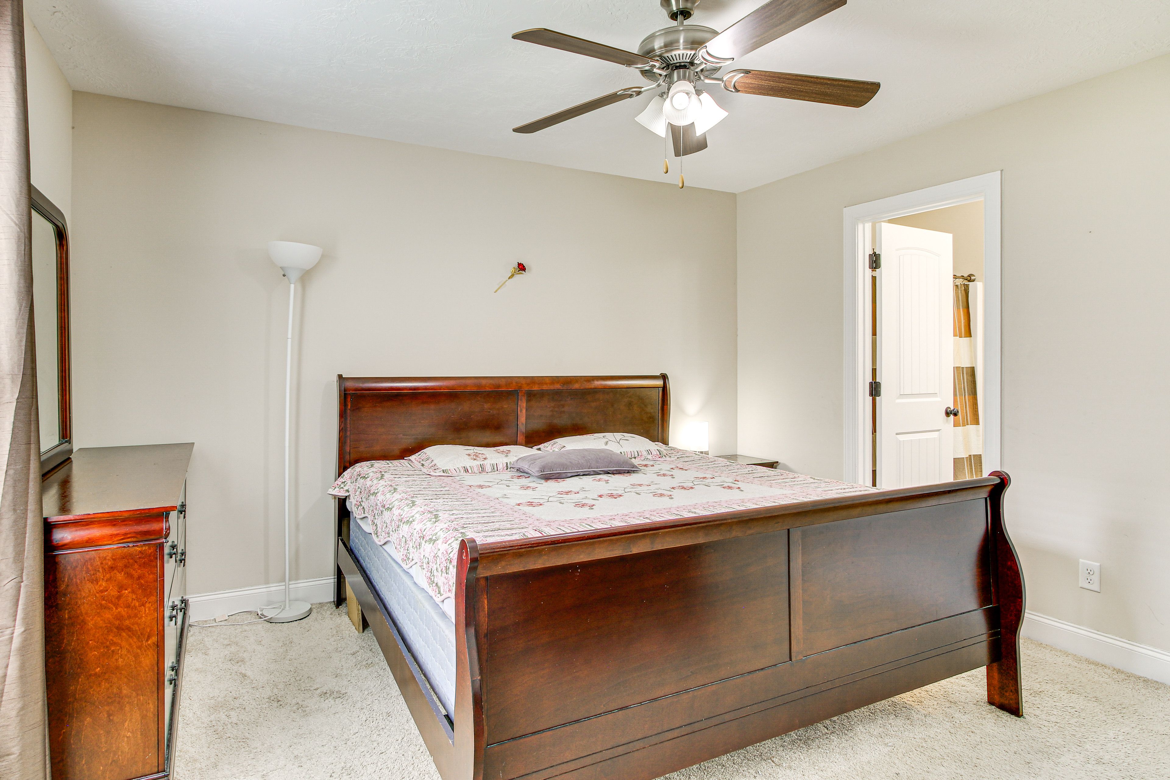 Bedroom 1 | 1st Floor | King Bed | Linens Provided