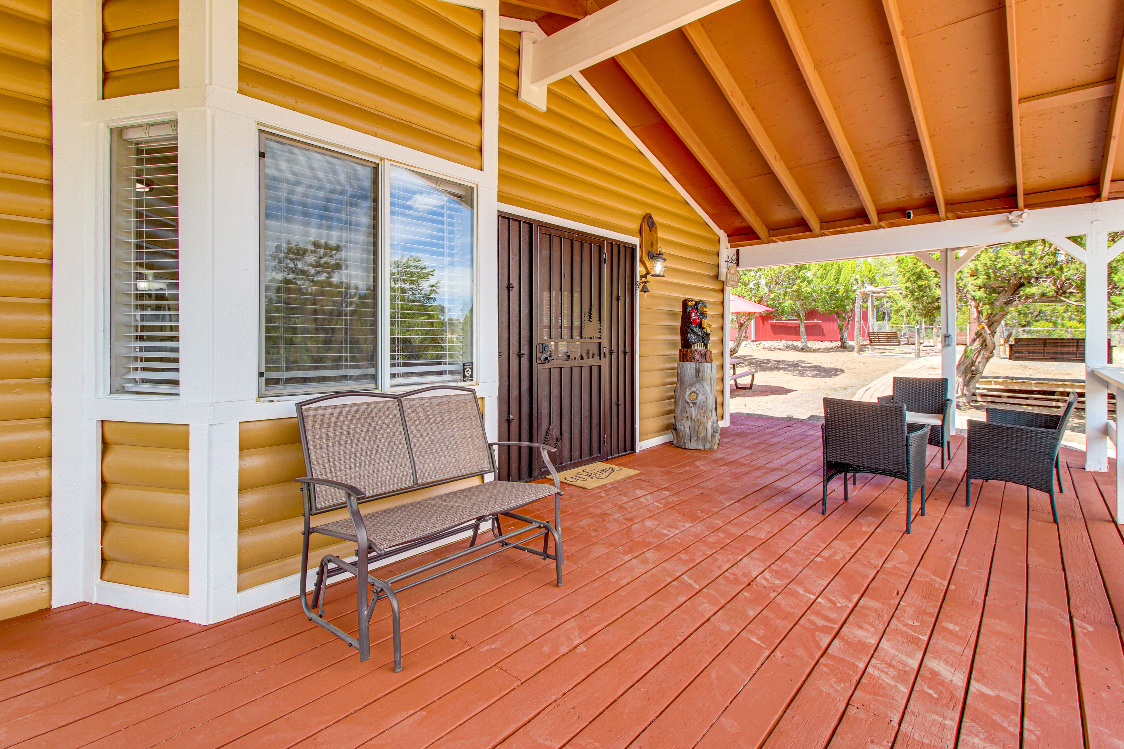 Lower Deck | Private Entrance