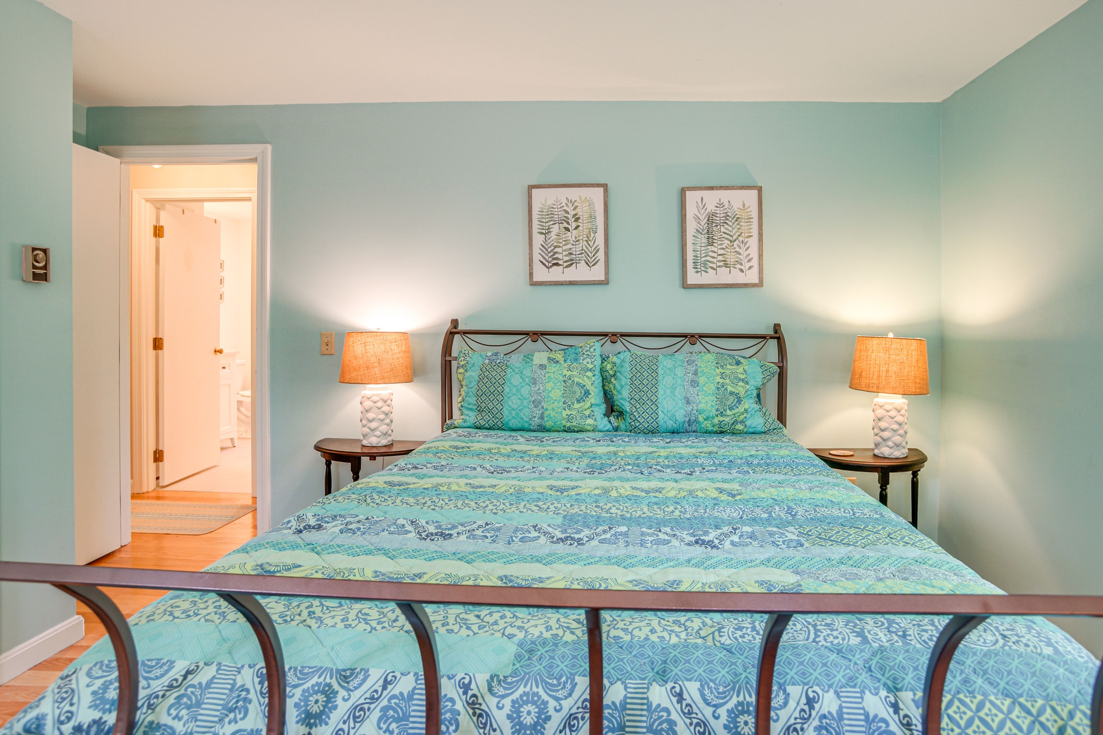 Bedroom 1 | Queen Bed | Main Level