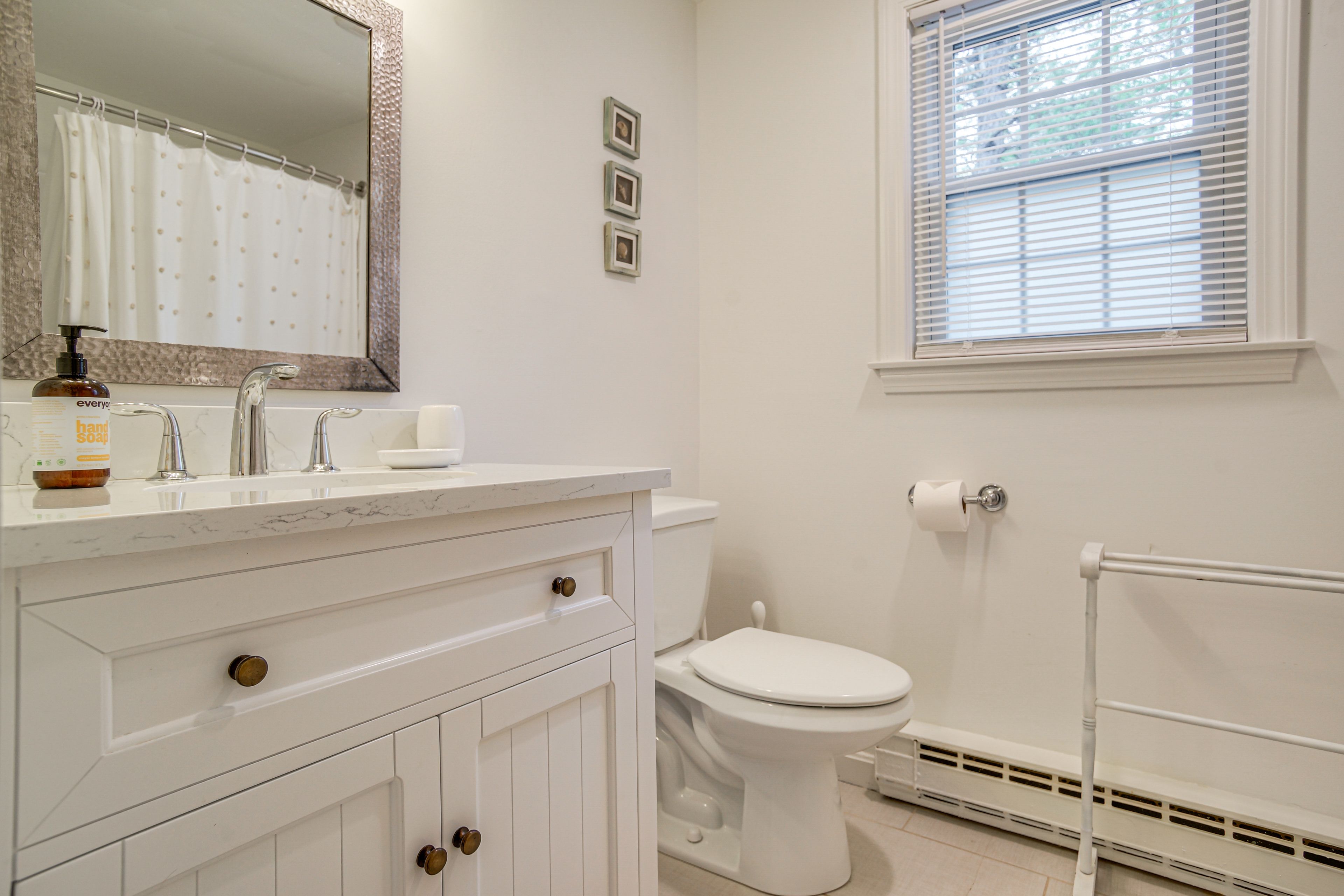 Full Bathroom | Main Level