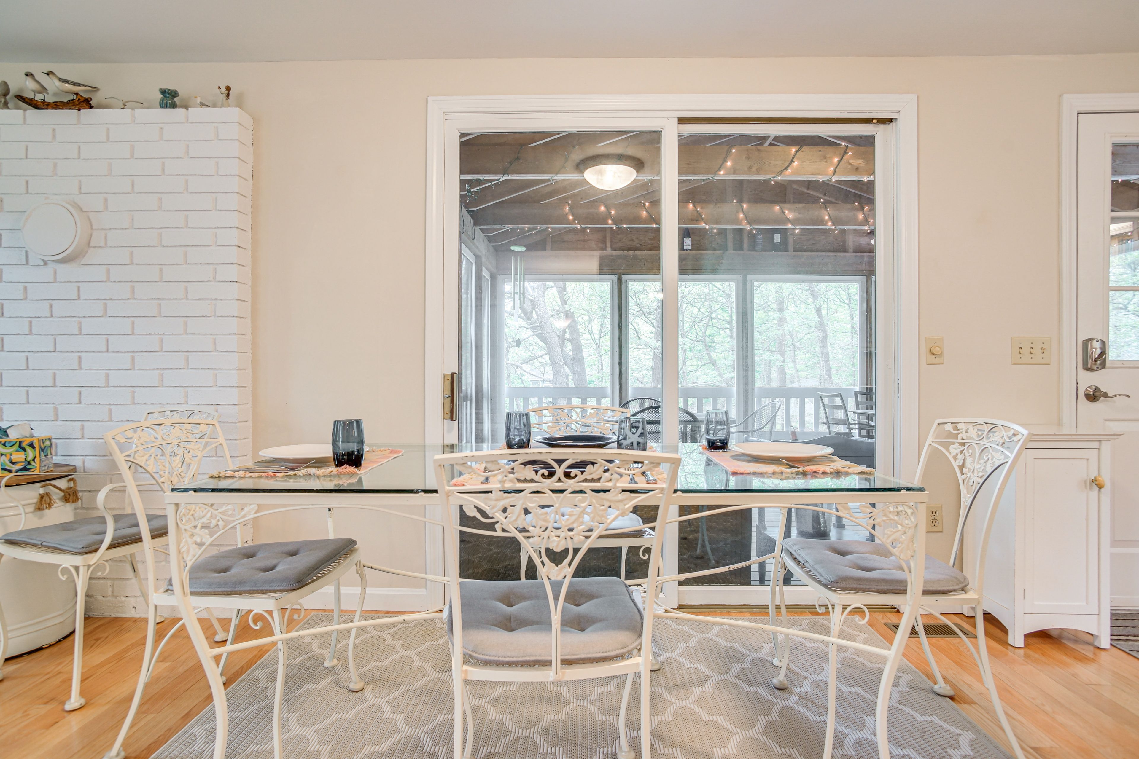 Dining Area | Main Level