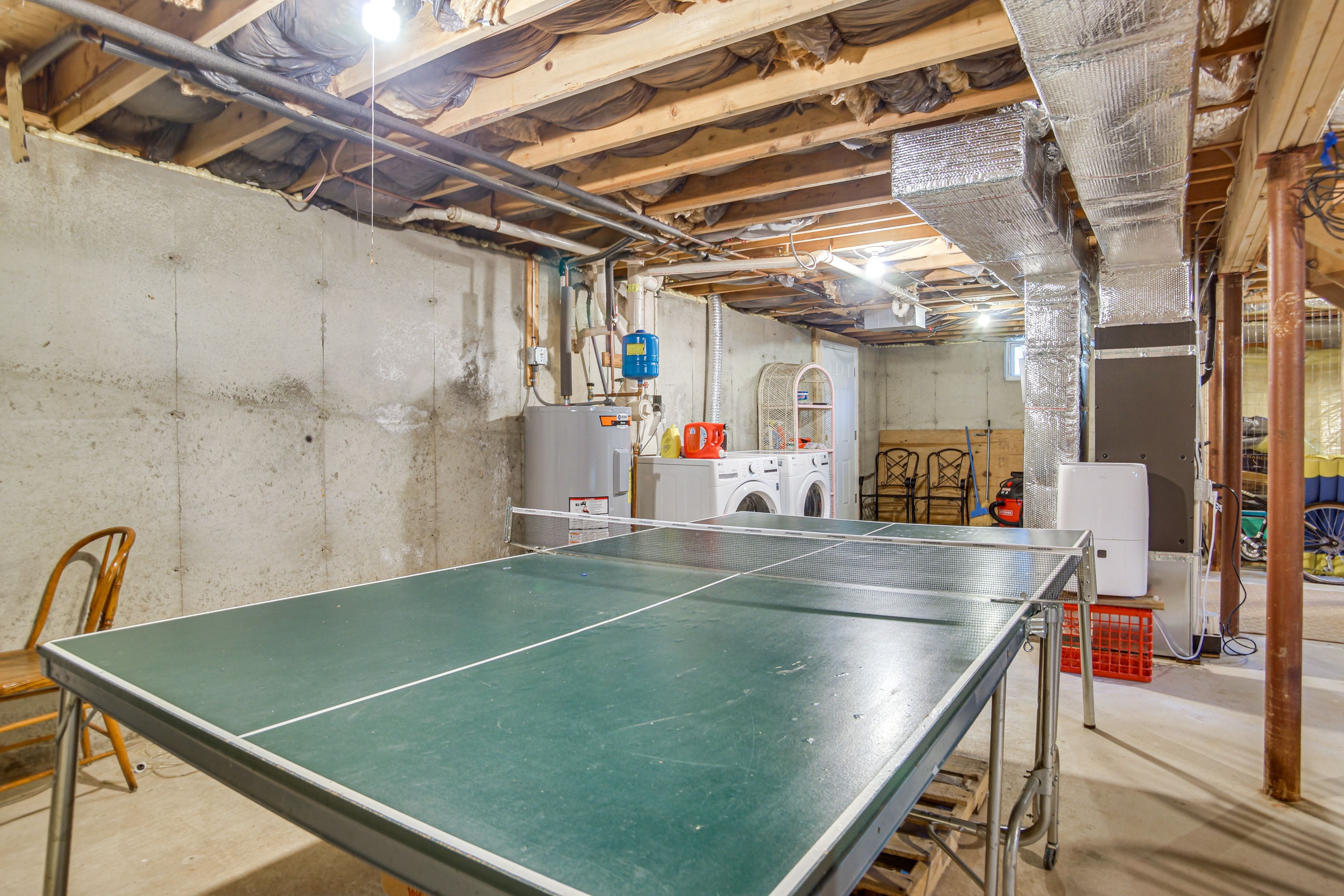 Basement | Washer & Dryer