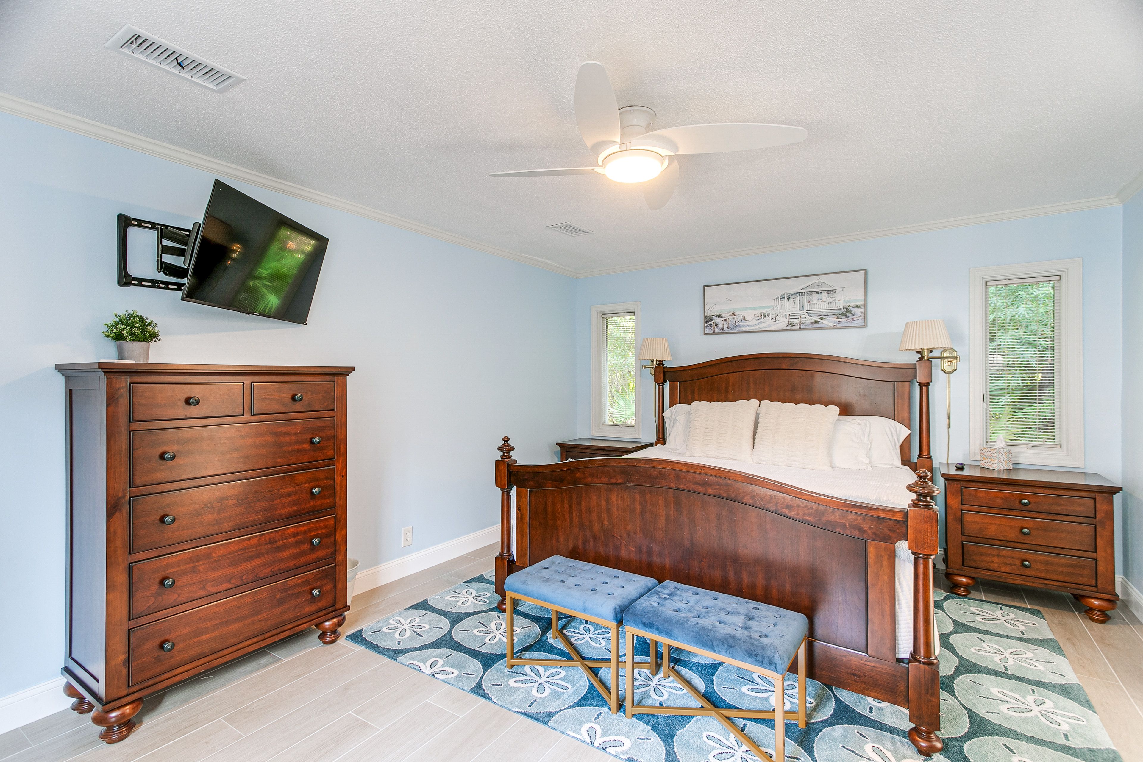 Bedroom 1 | King Bed