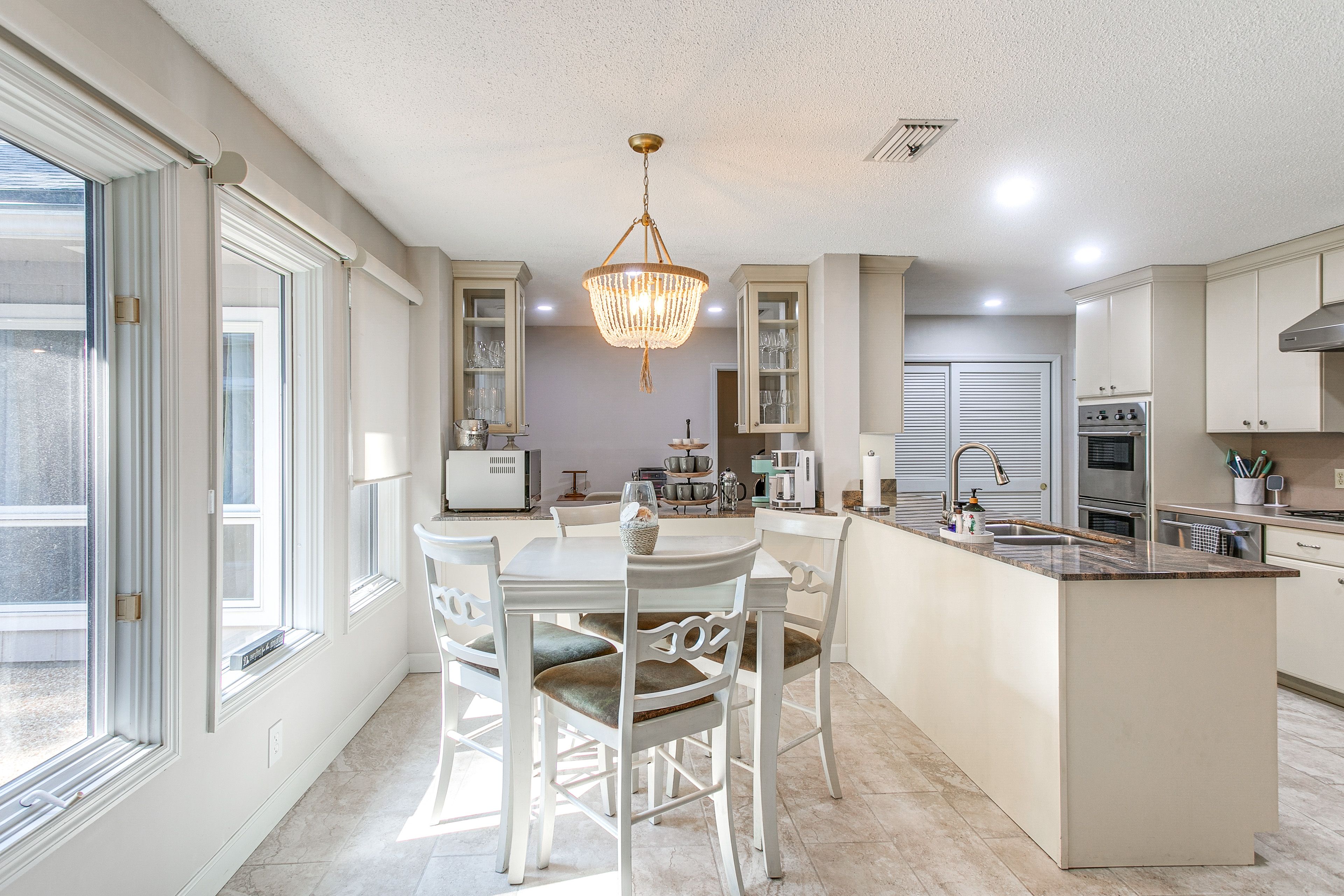 Dining Area | Dishware/Flatware