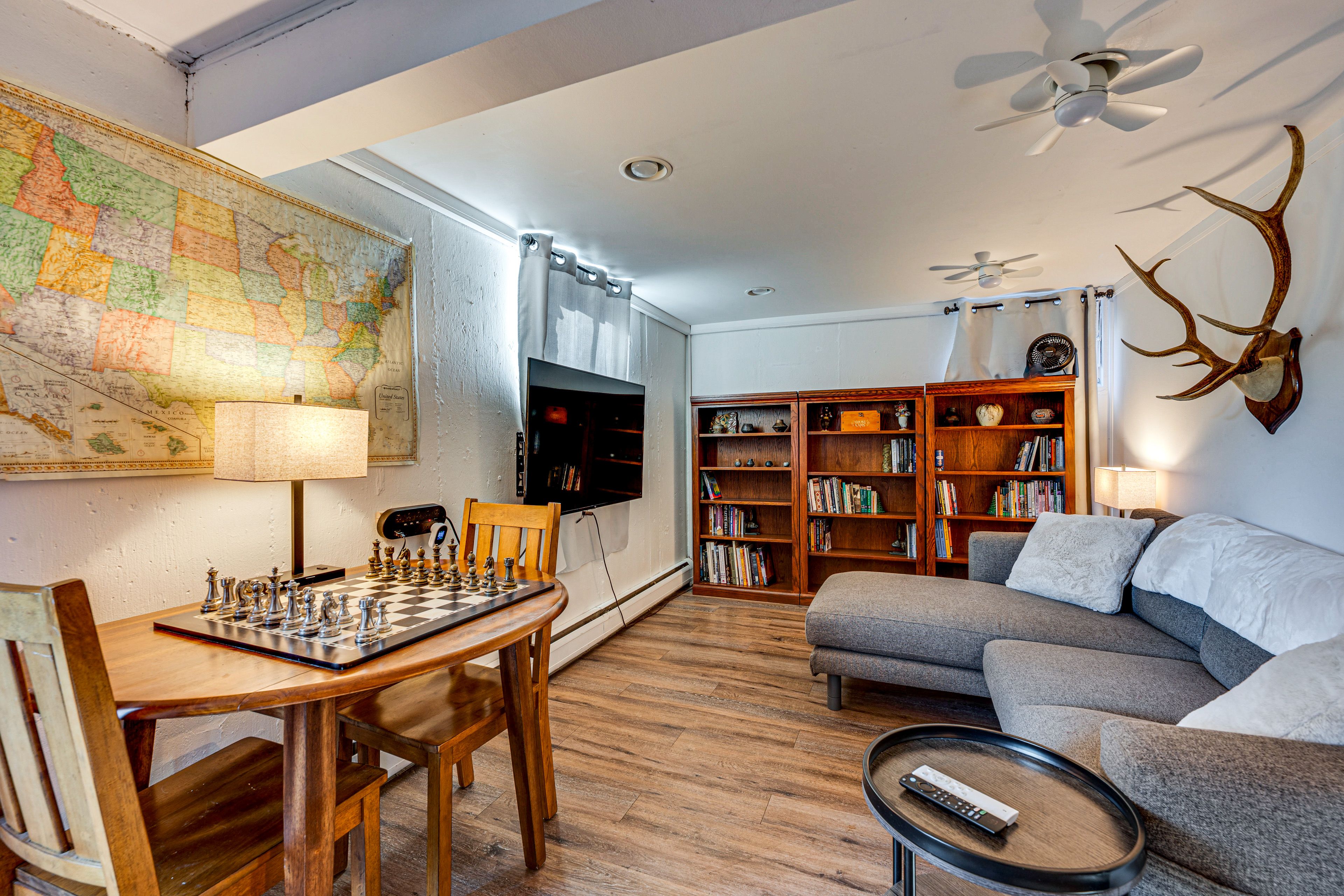 Game Room | TV | Chessboard | Books | King Bed | Lower Floor