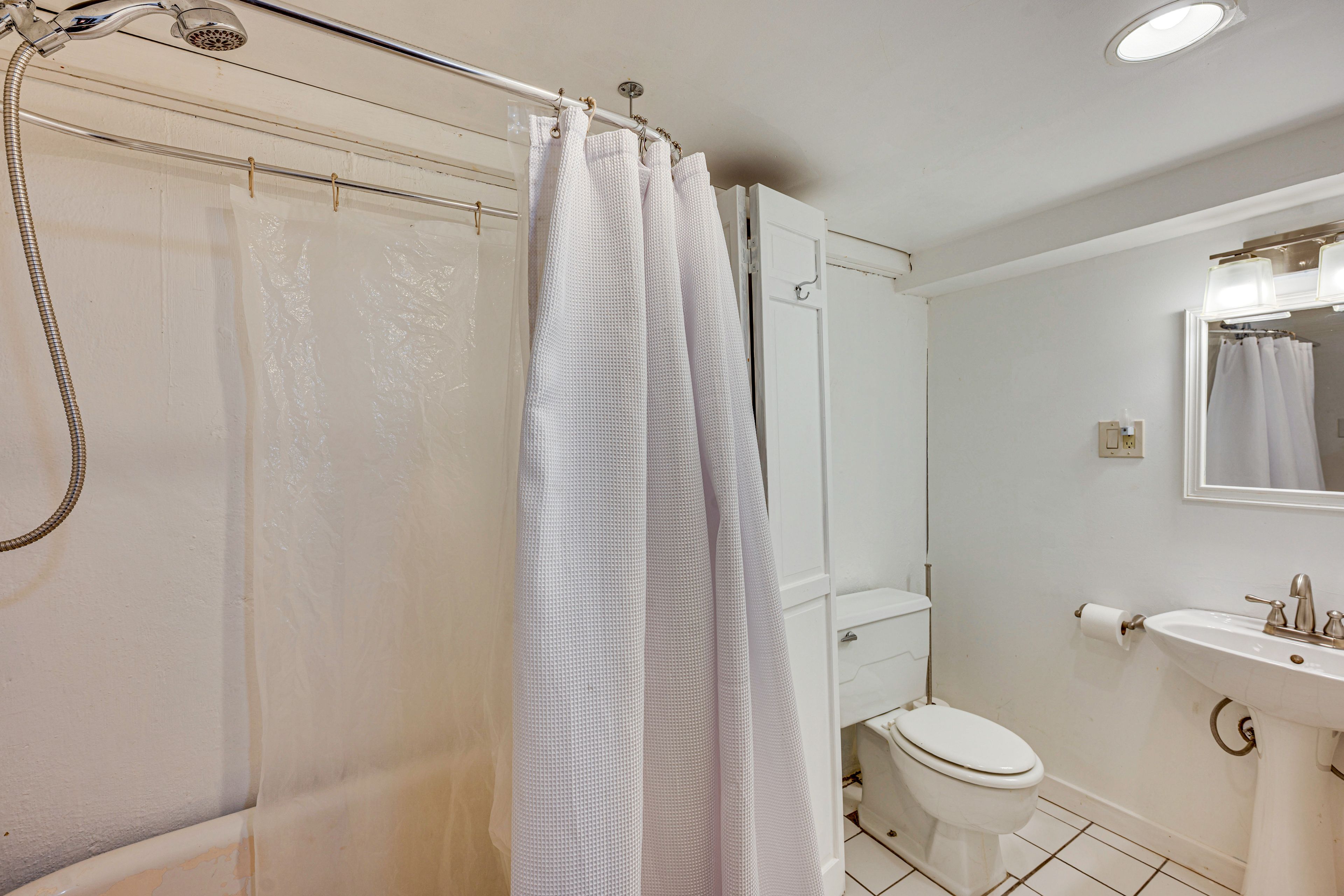 Full Bathroom | Lower Floor