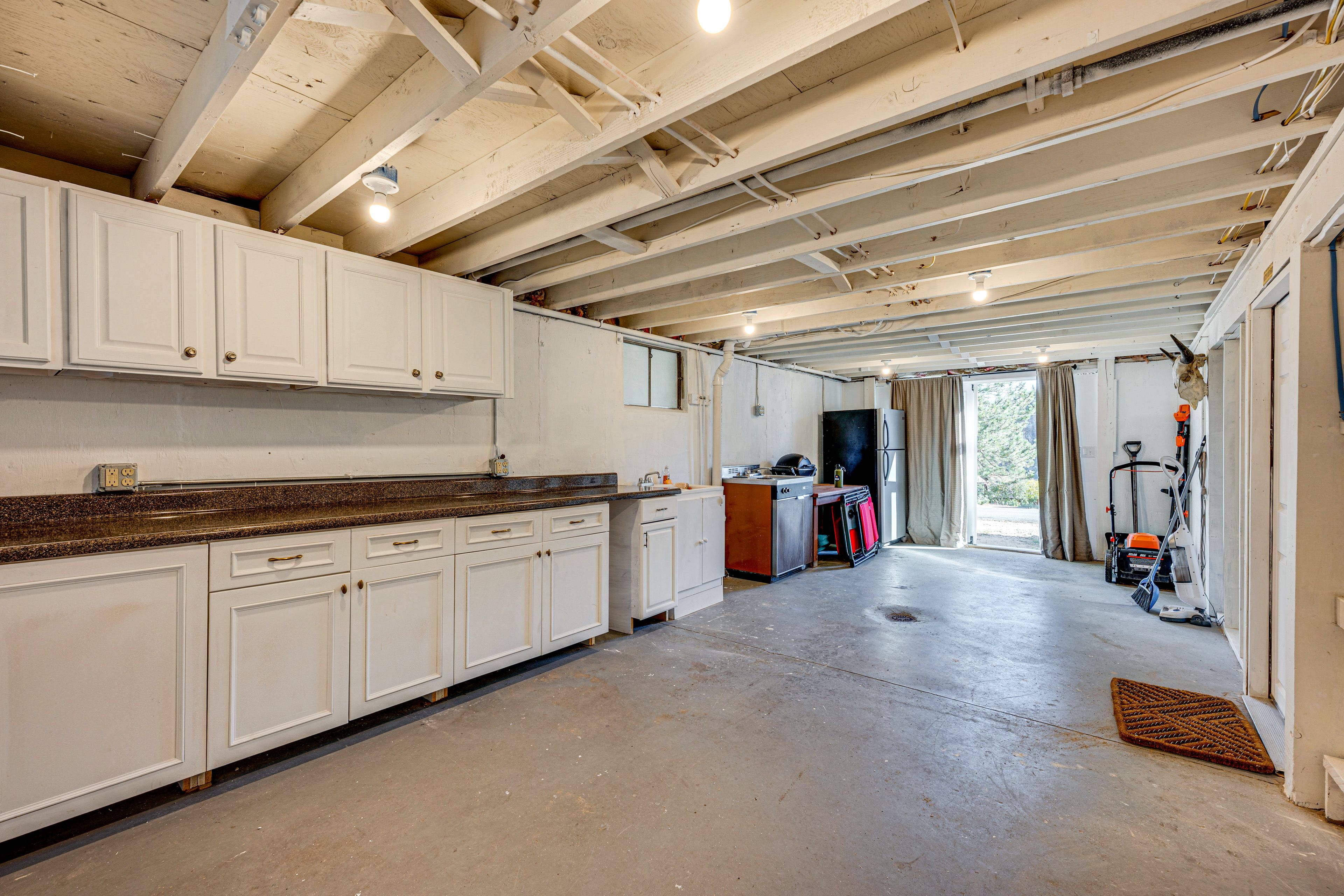 Garage | Electric Grill | Laundry