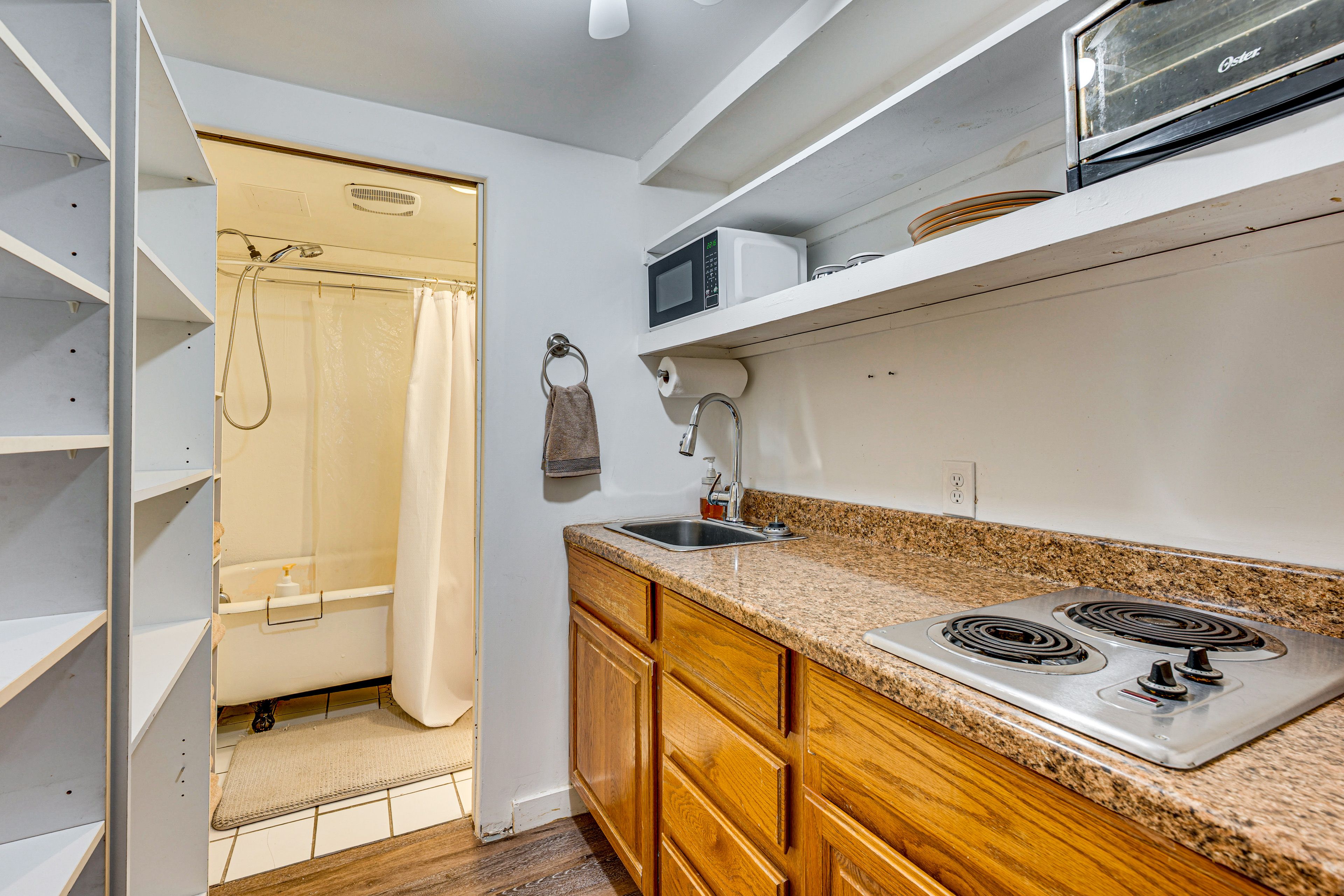 Kitchenette | Lower Floor