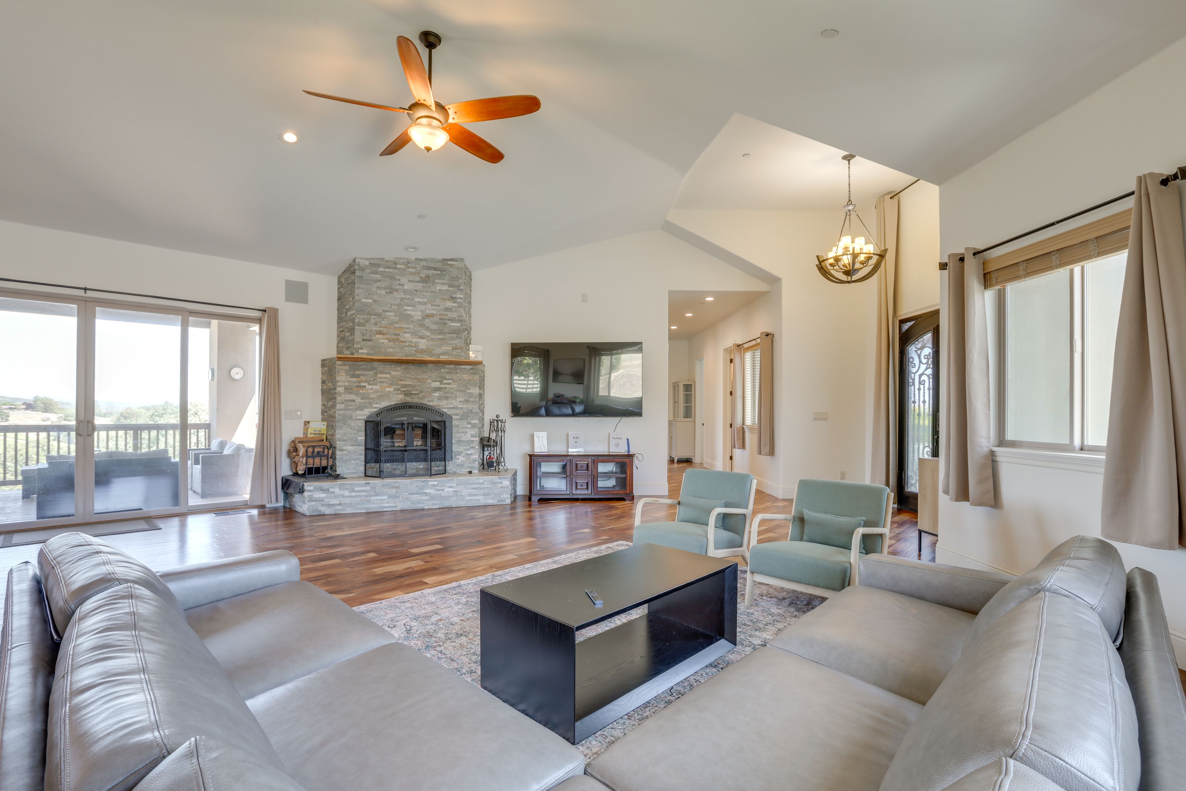 Living Room | Central A/C & Heating