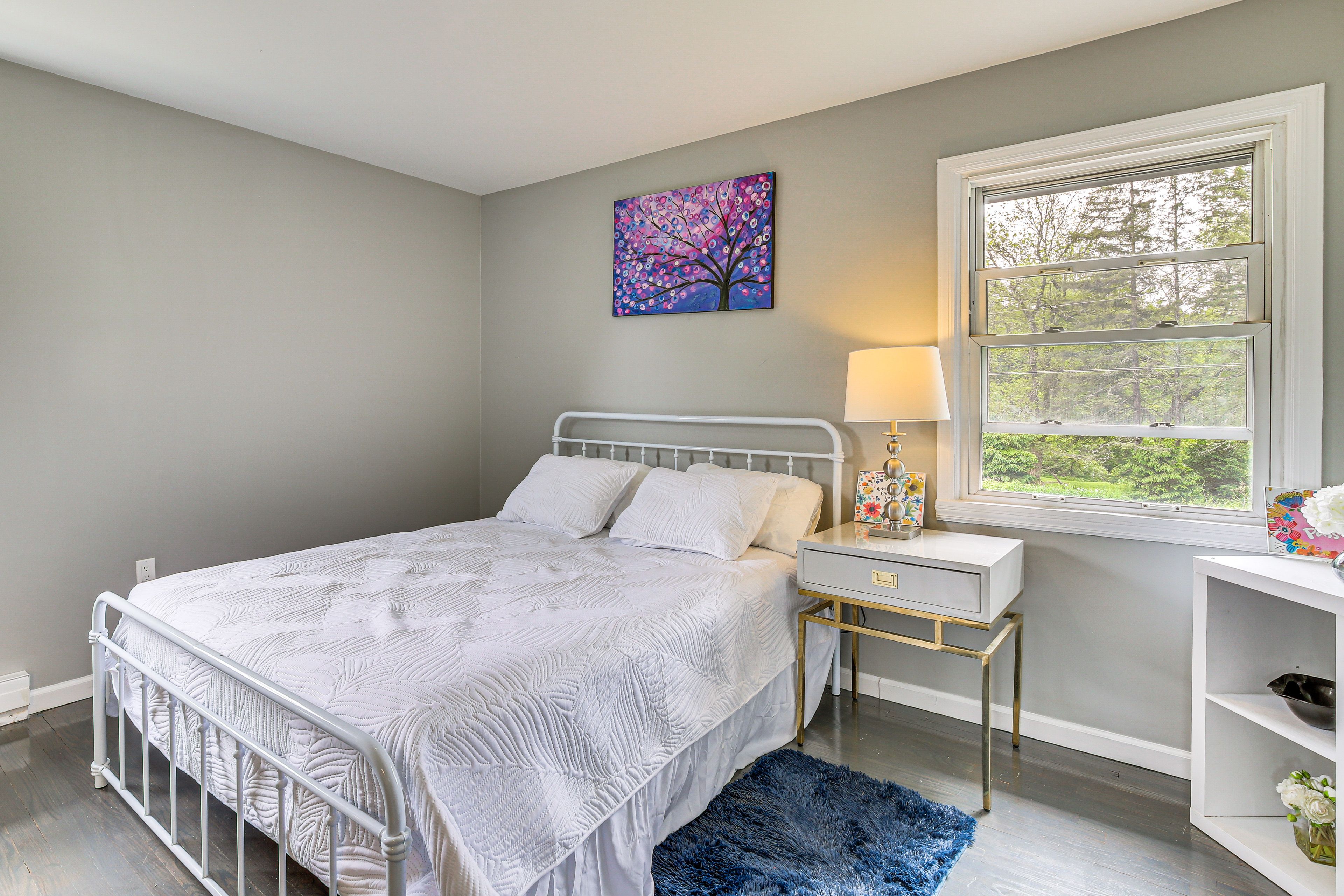 Bedroom 1 | Queen Bed | Linens Provided | Main Floor