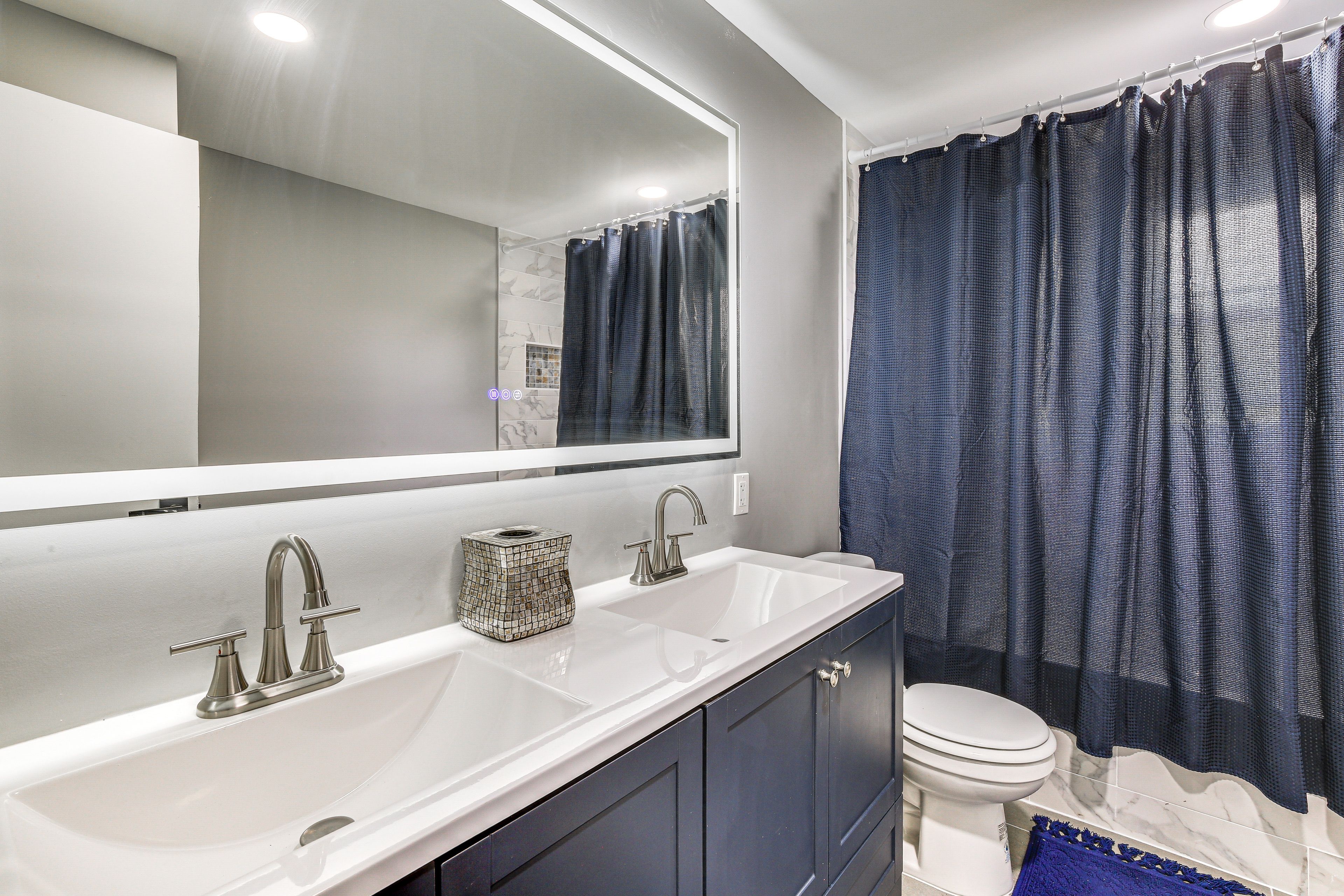 Bathroom | Upper Floor