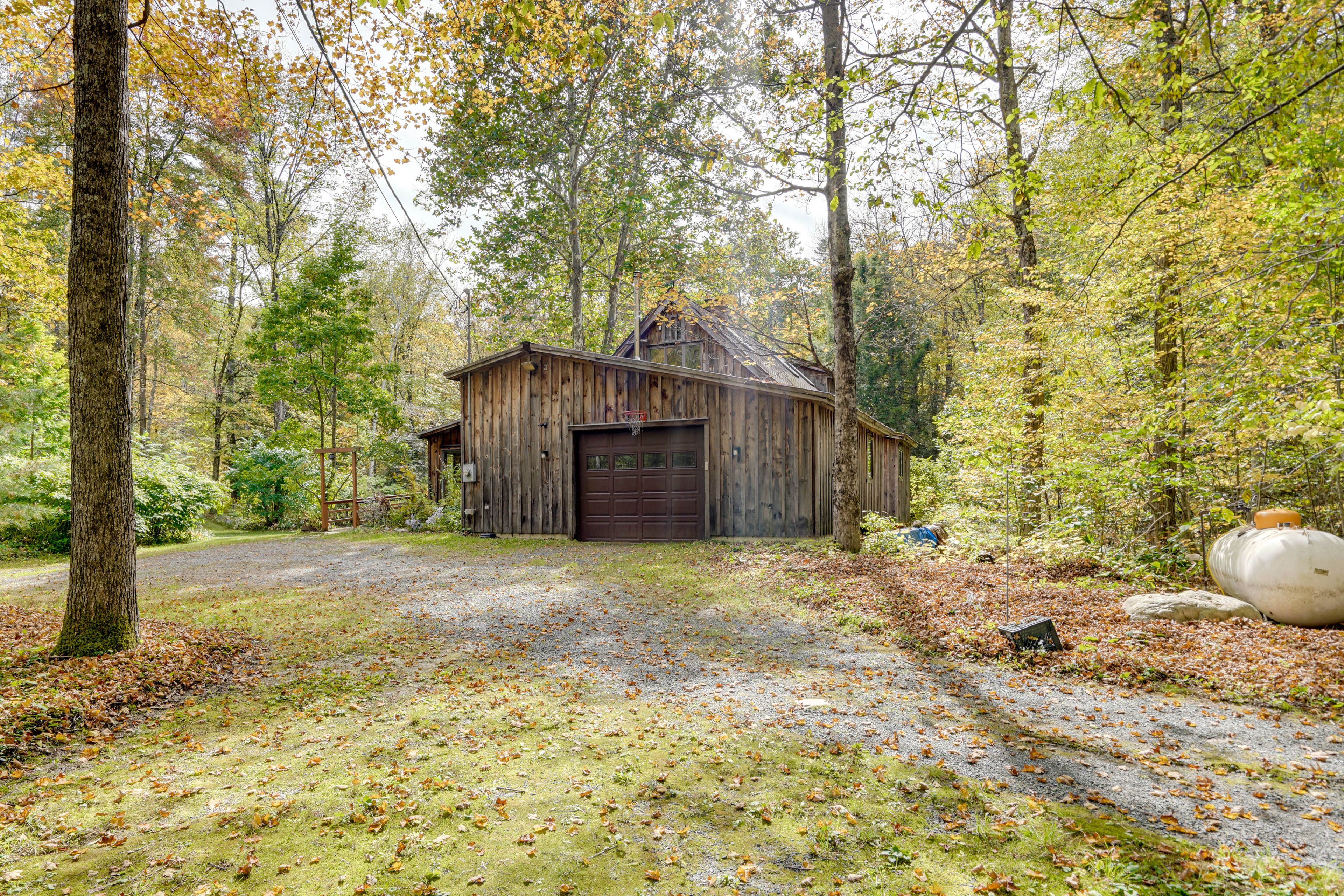 Parking | Driveway (10 Vehicles)