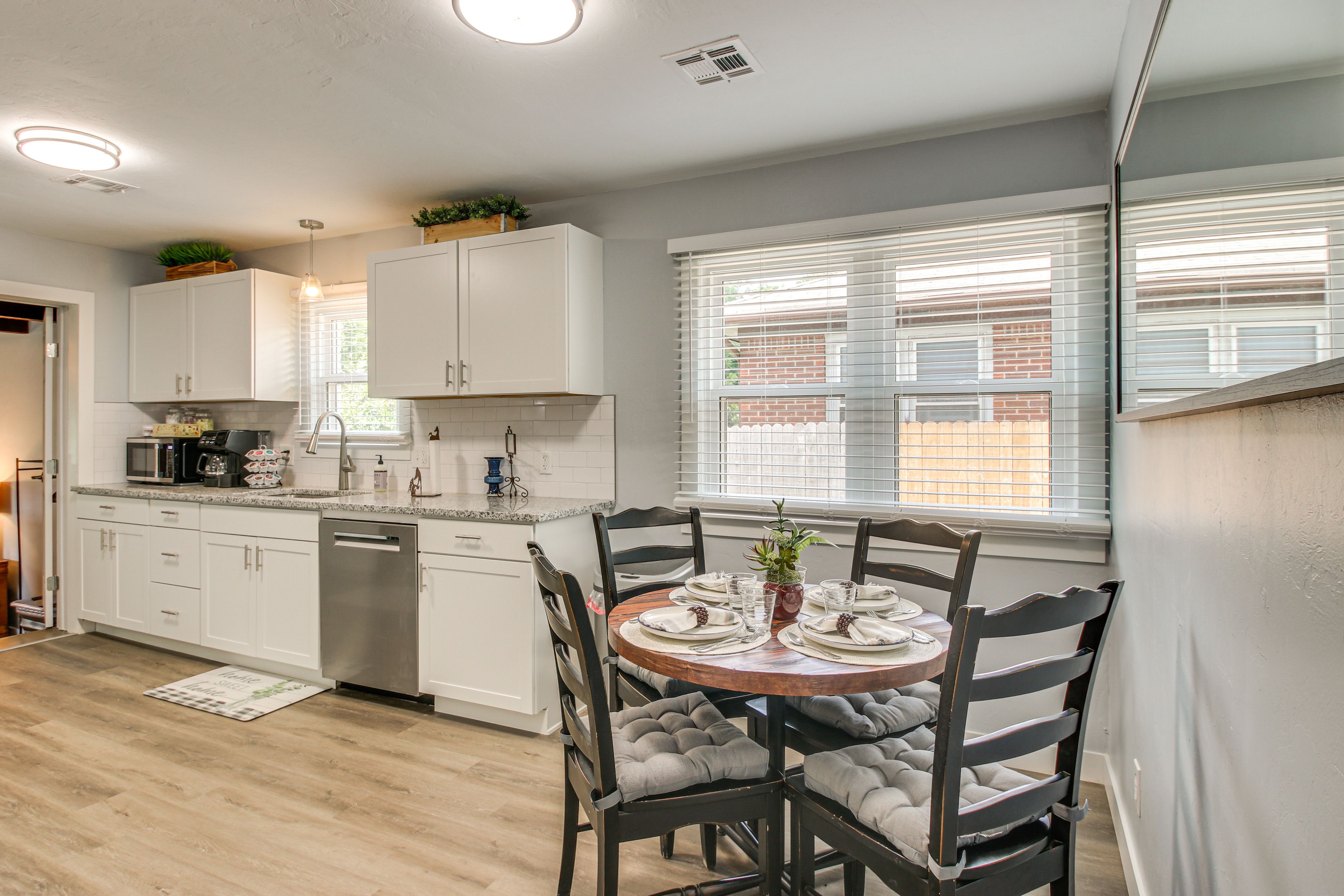Dining Area | Dishware & Flatware Provided