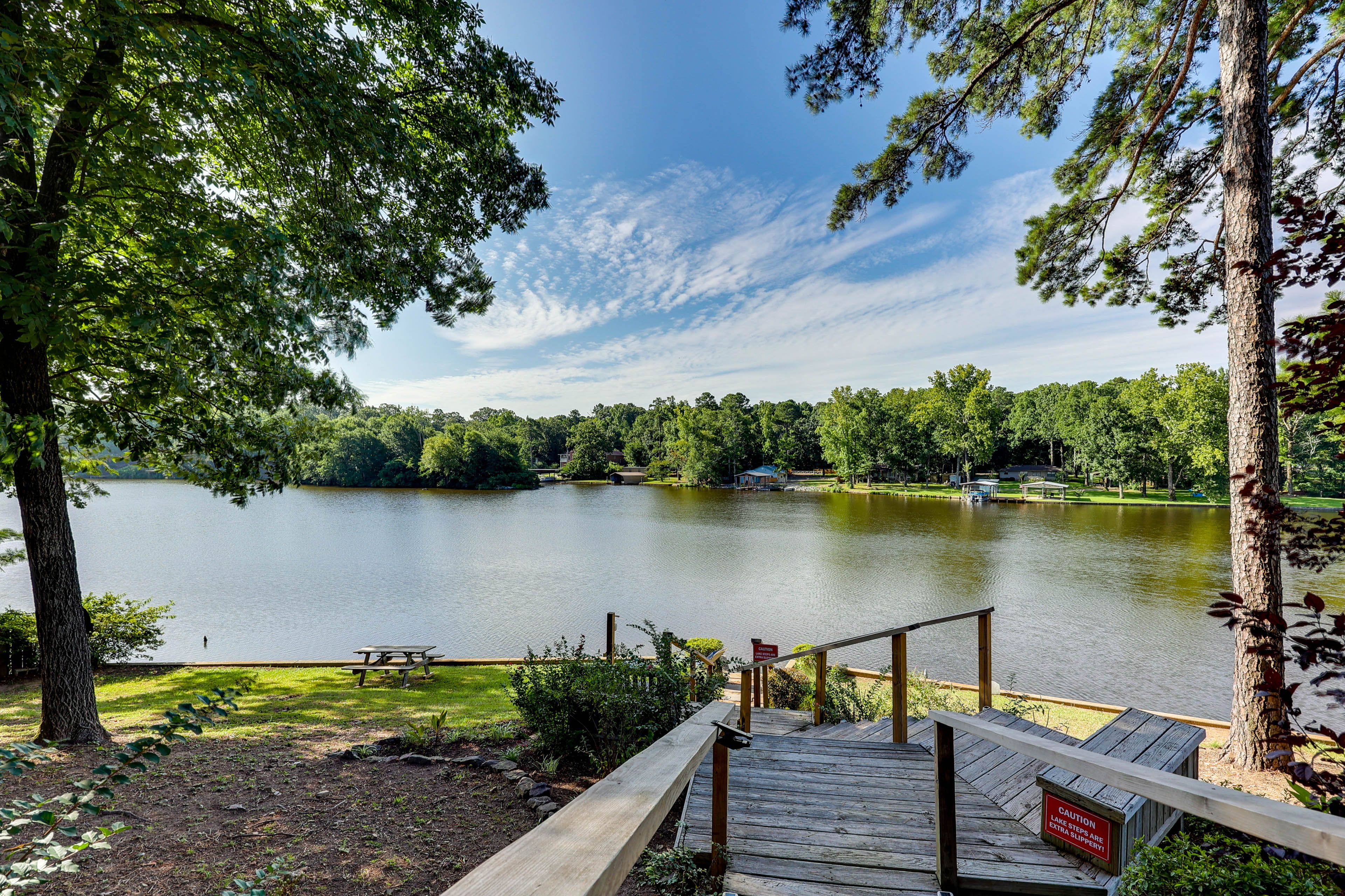 Hot Springs Vacation Rental | 2BR | 2BA | 1,344 Sq Ft | 2 Steps to Enter