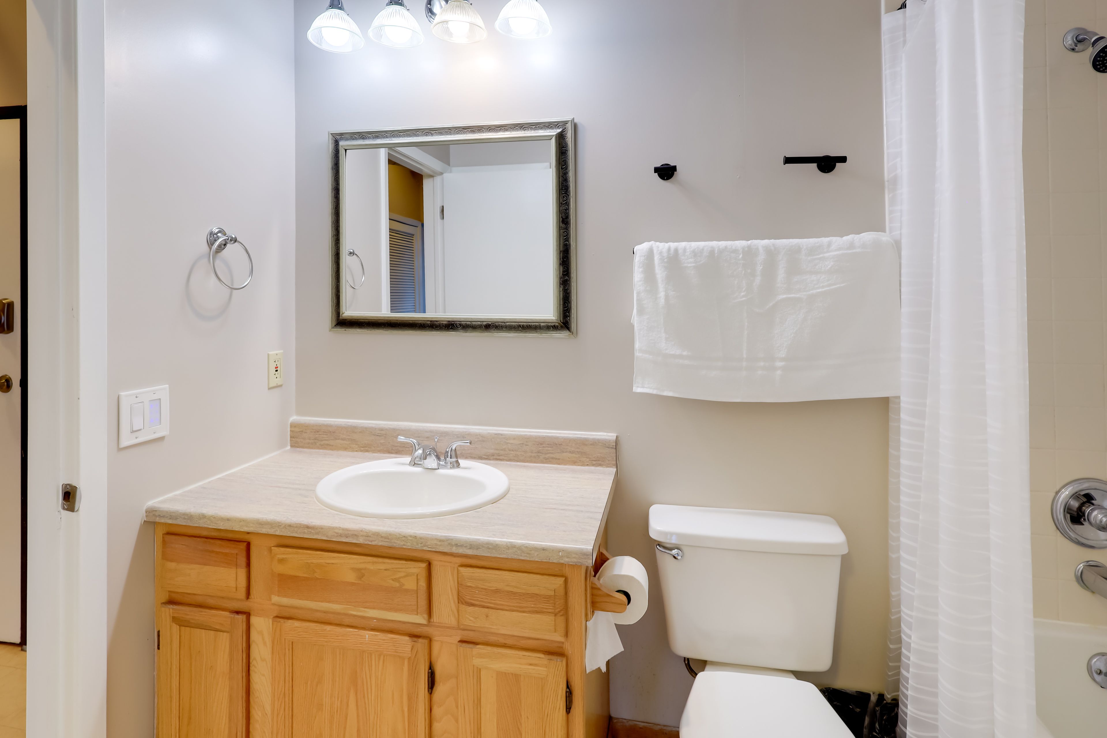 Bathroom | Towels Provided