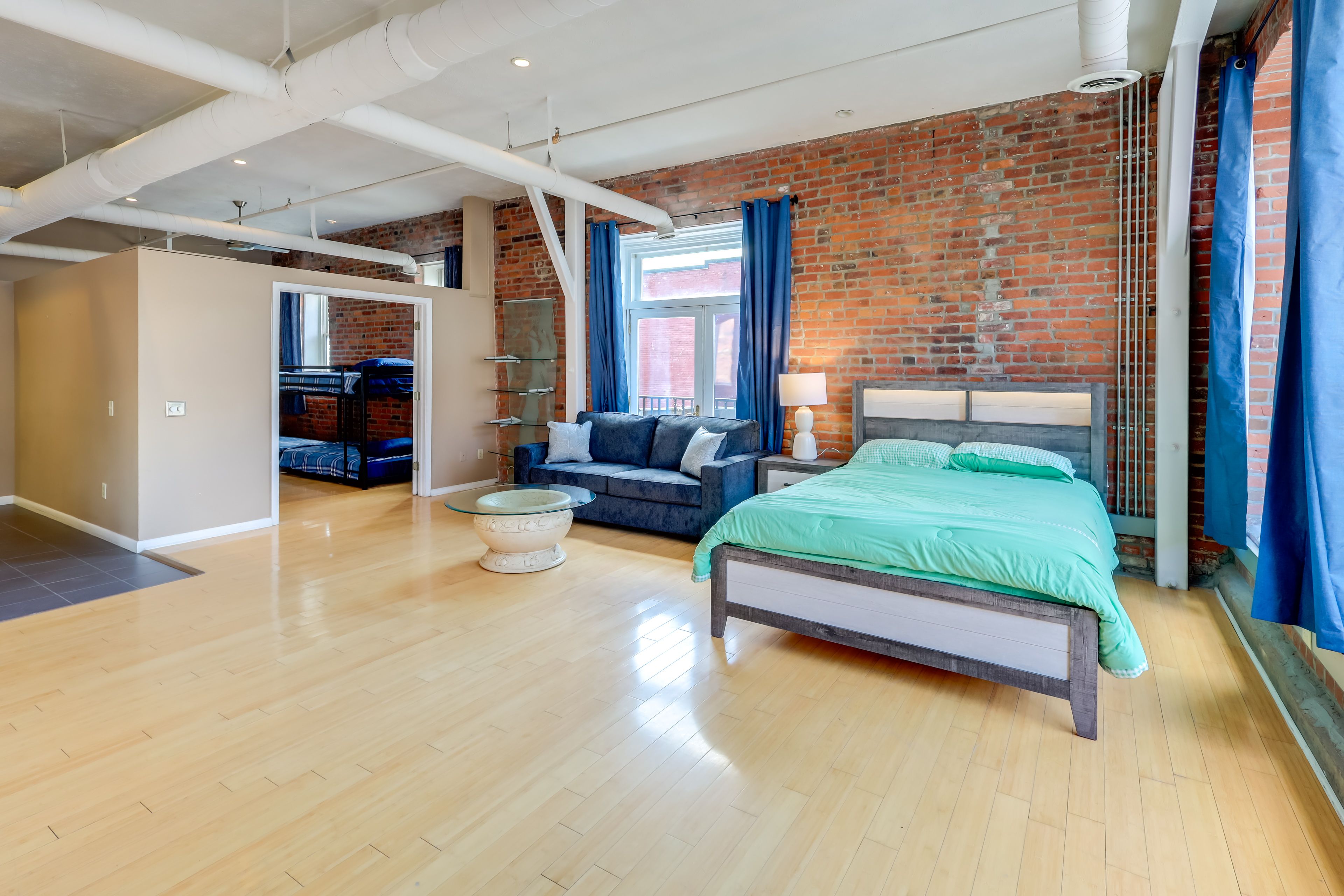 Omaha Vacation Rental | 1BR | 1BA | 960 Sq Ft | Steps to Enter