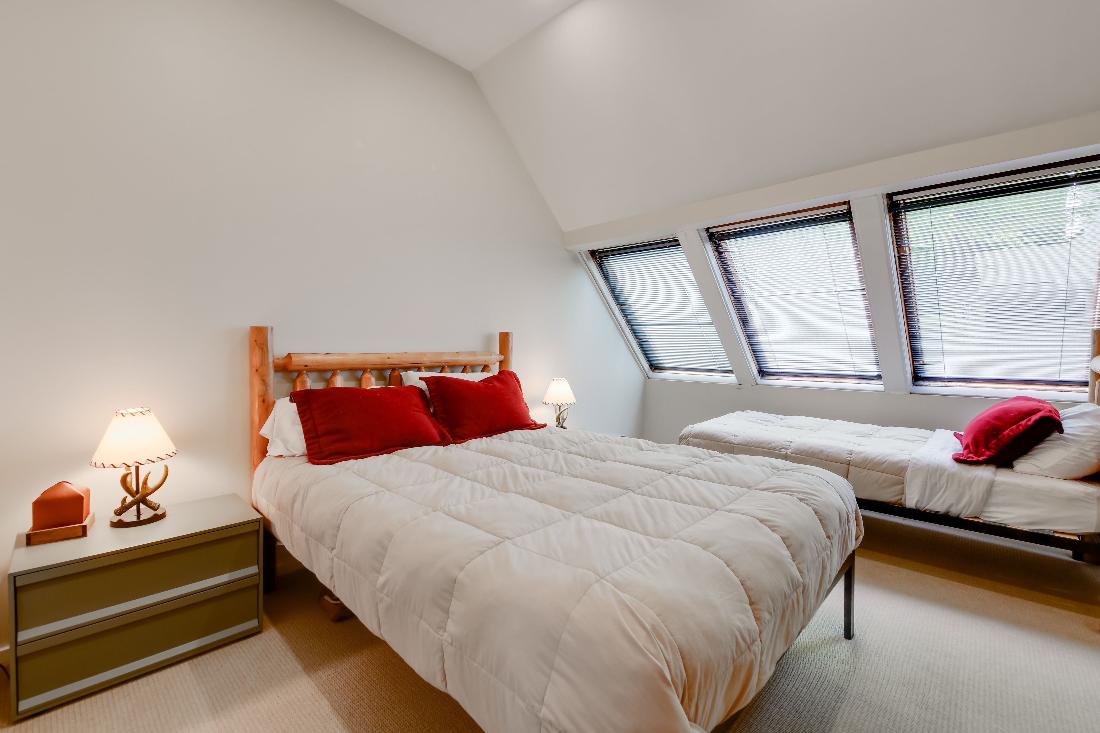 Bedroom 2 | Queen Bed | Full Bed | 2nd Floor