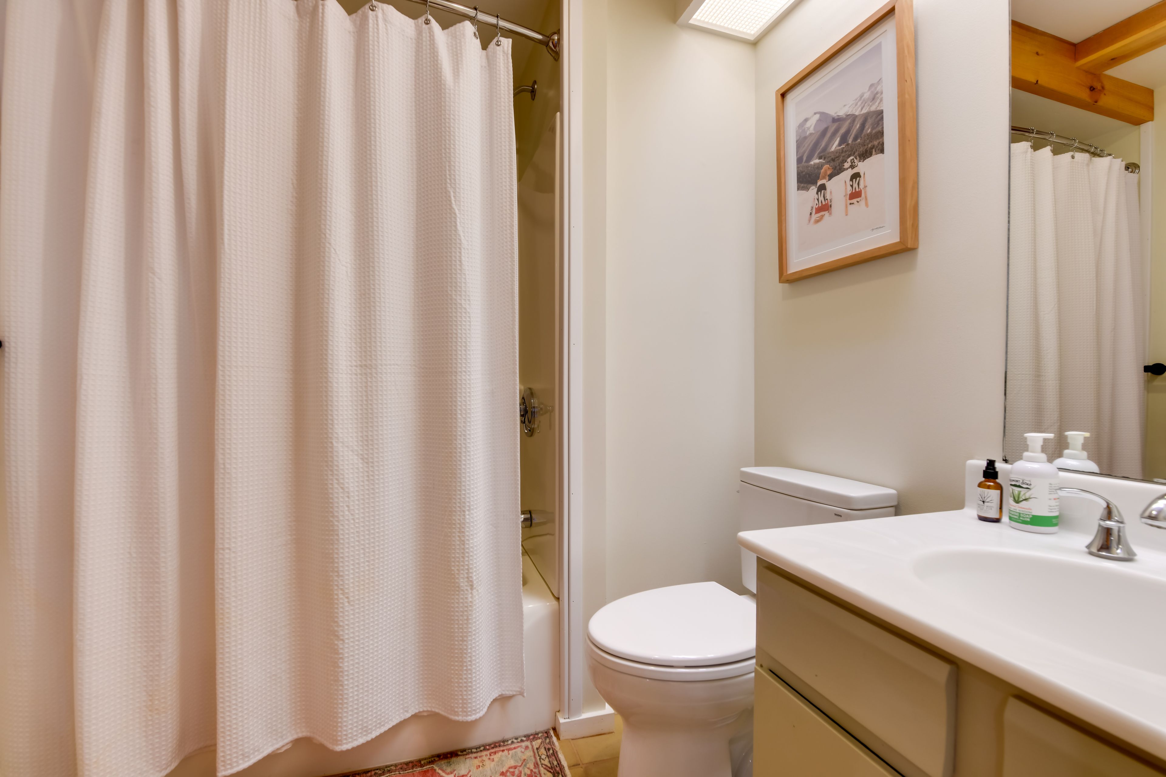 Full Bathroom | 1st Floor