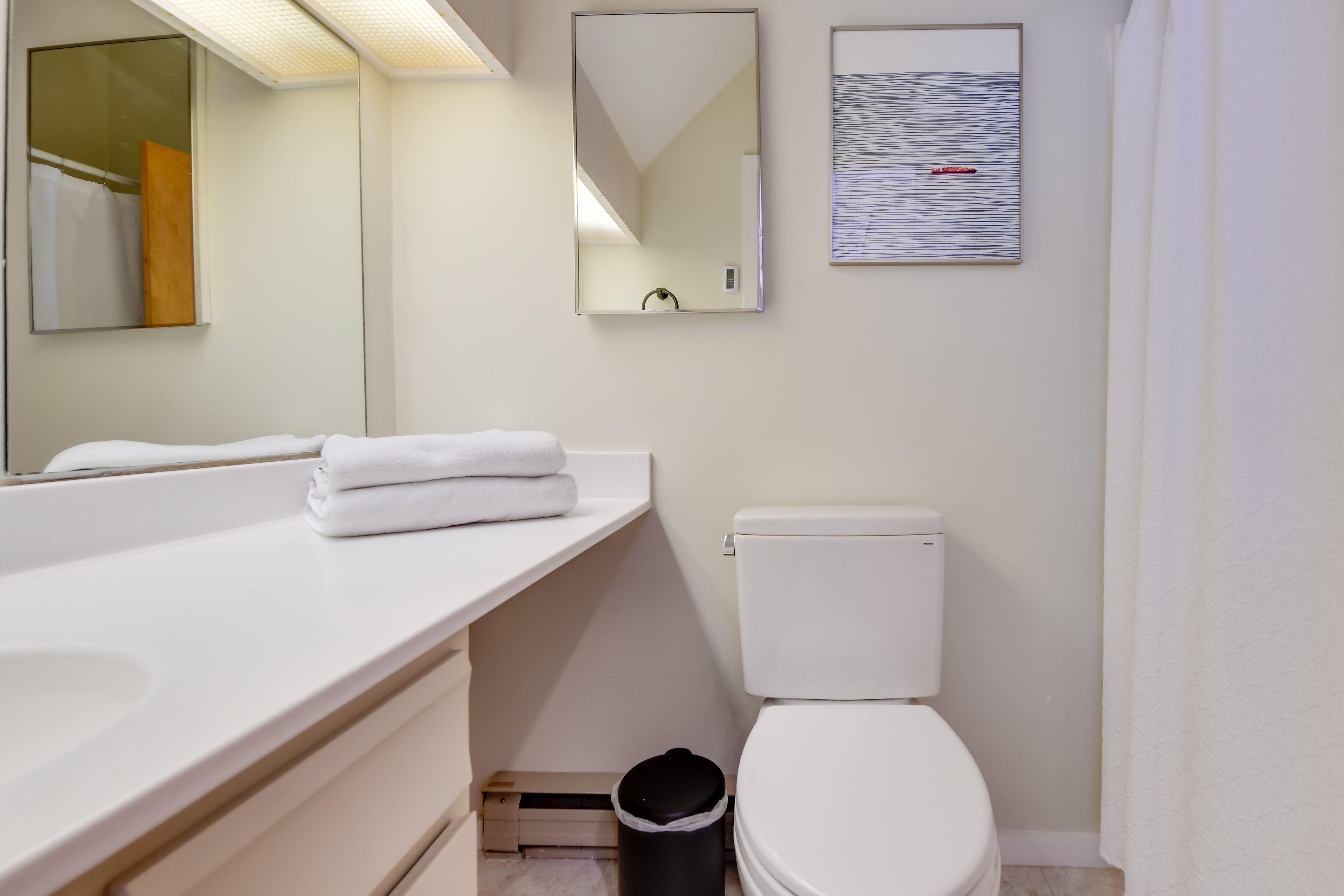 Full Bathroom | 2nd Floor