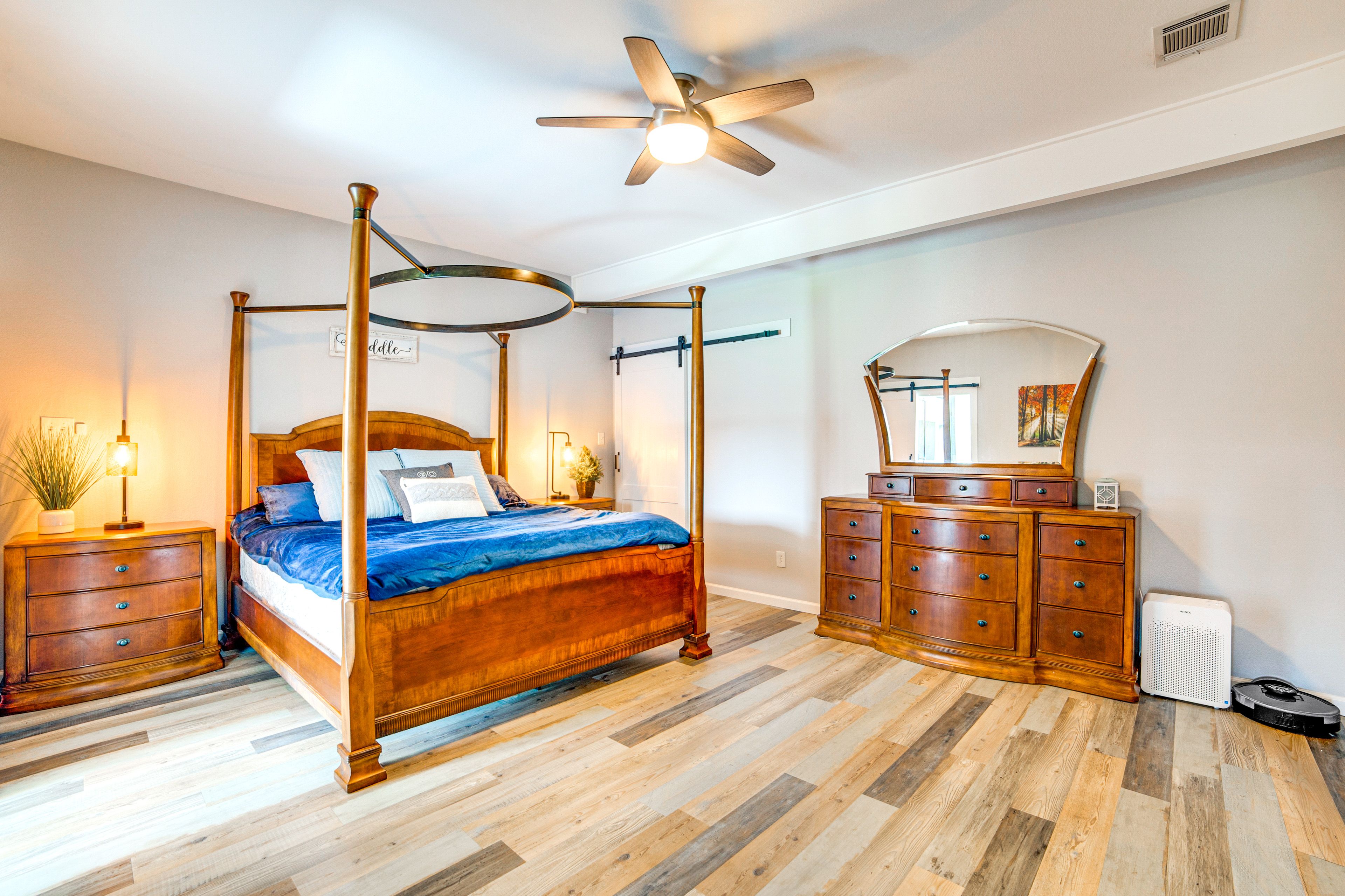 Bedroom 1 | King Bed