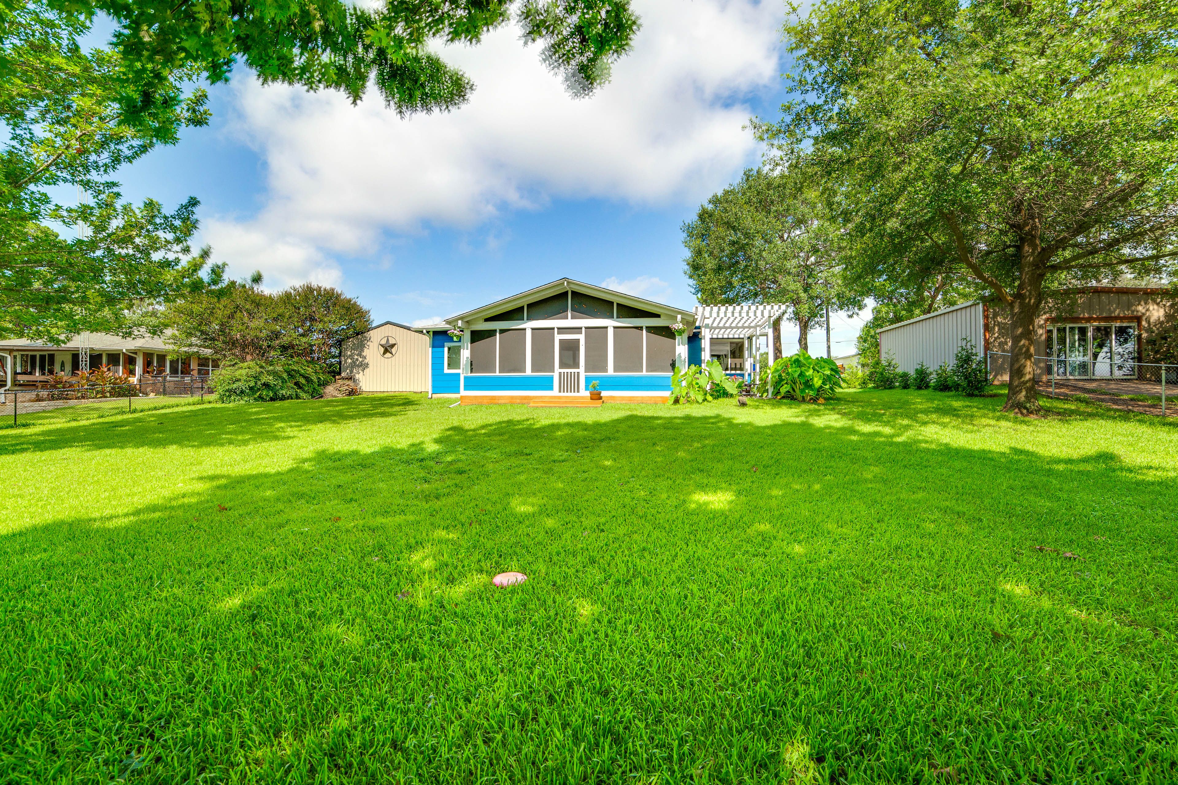 Home Exterior | Yard