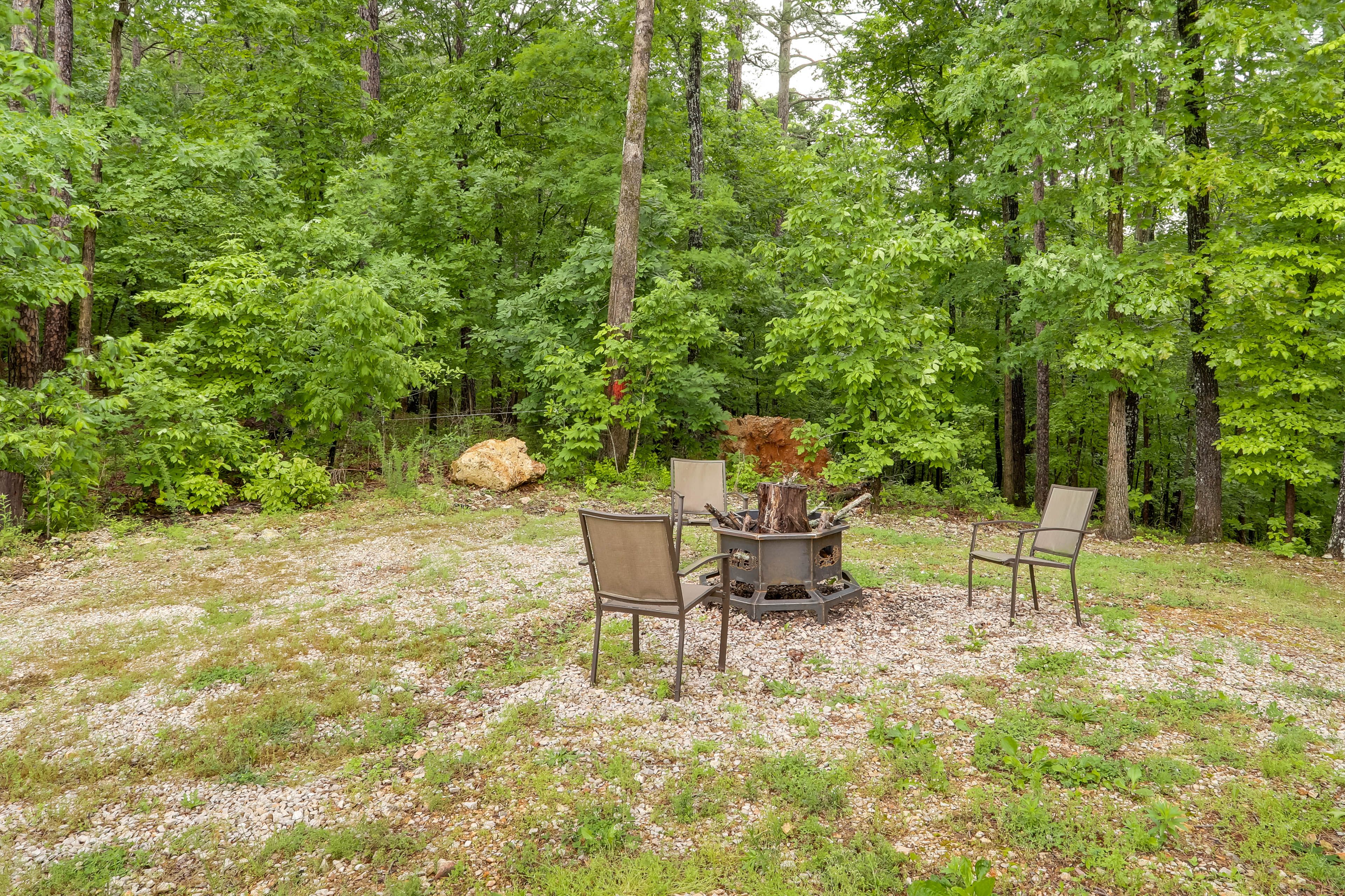 Fire Pit w/ Seating