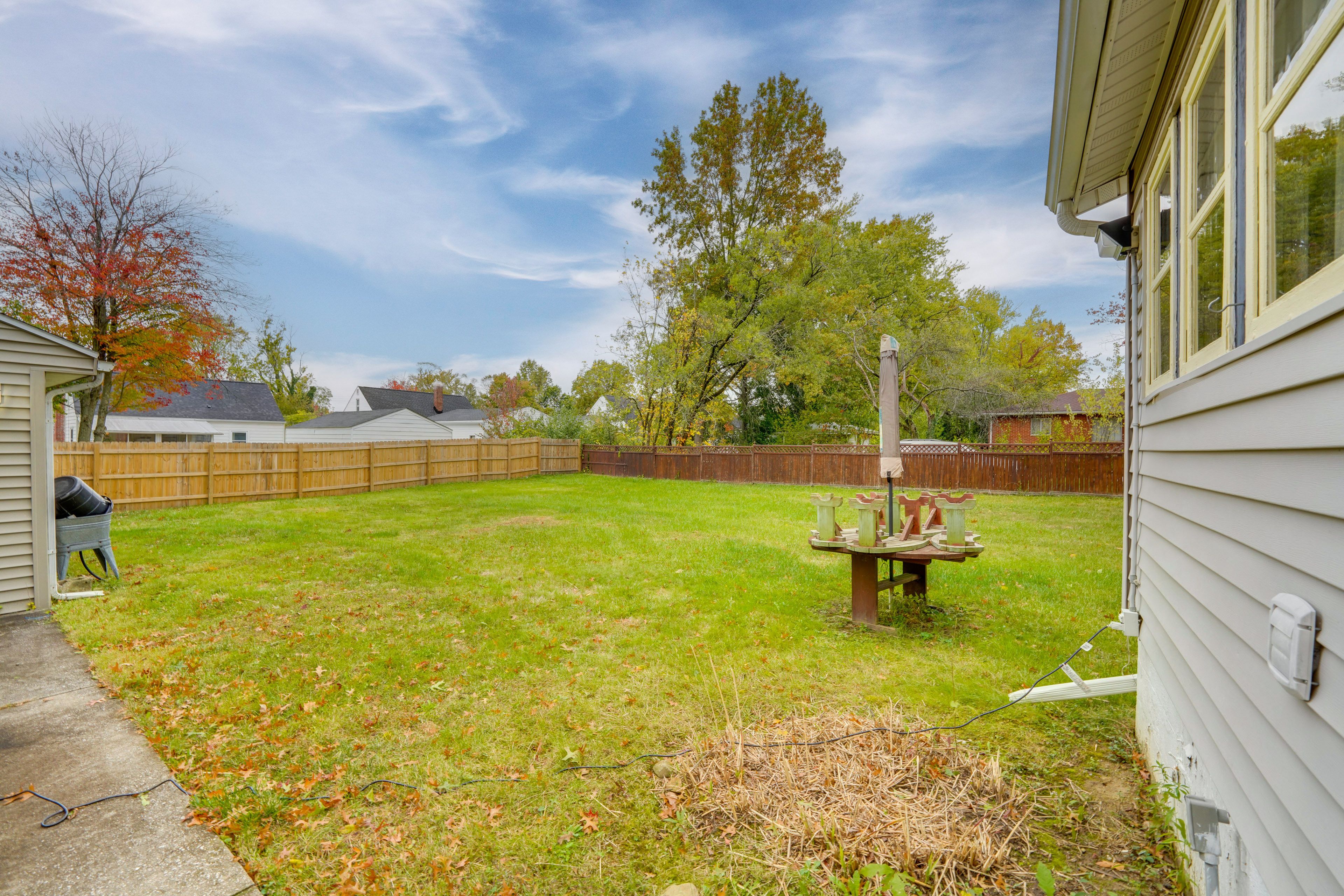 Fenced Backyard | Outdoor Dining Area