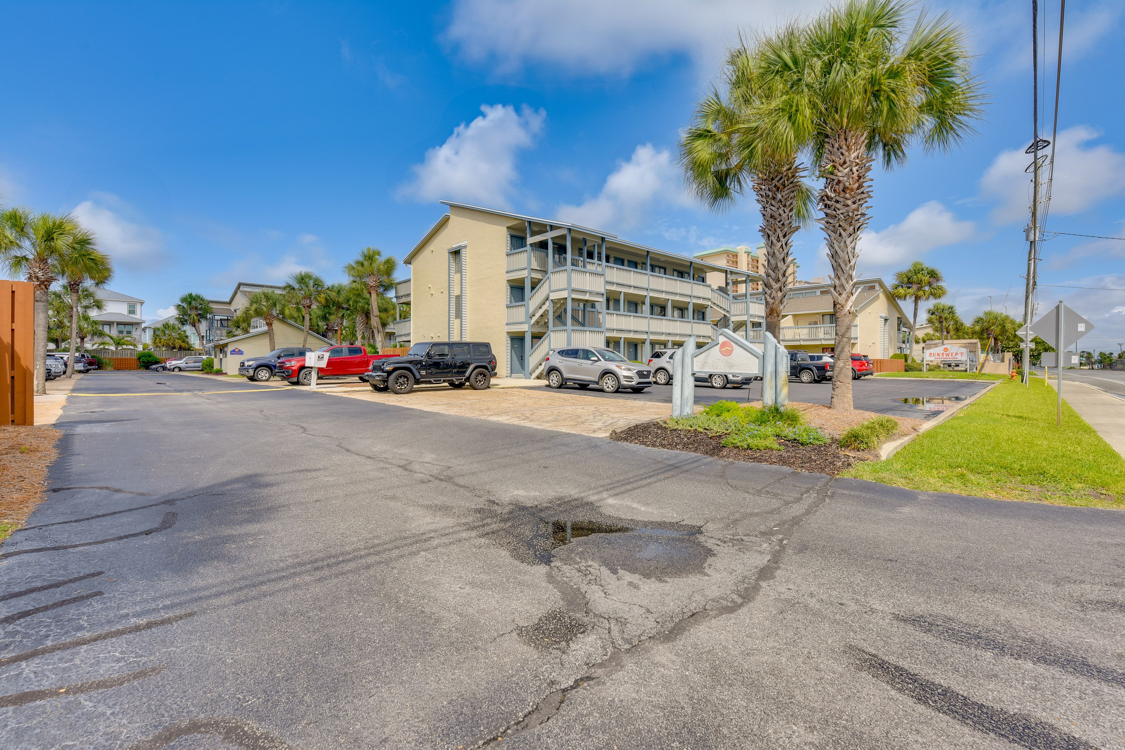 Parking | Parking Lot (2 Vehicles; Passes Provided)