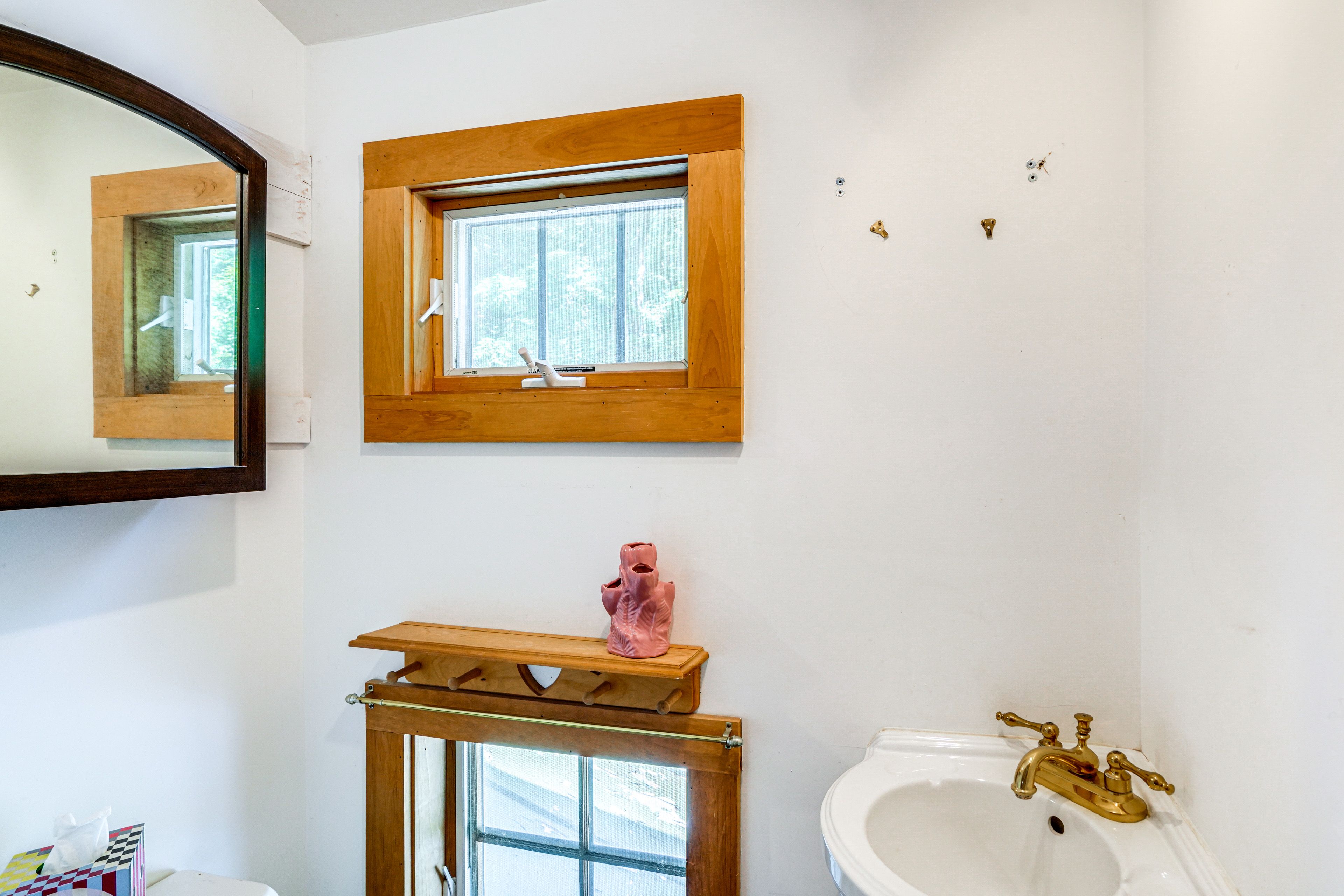 Half Bathroom | 2nd Floor