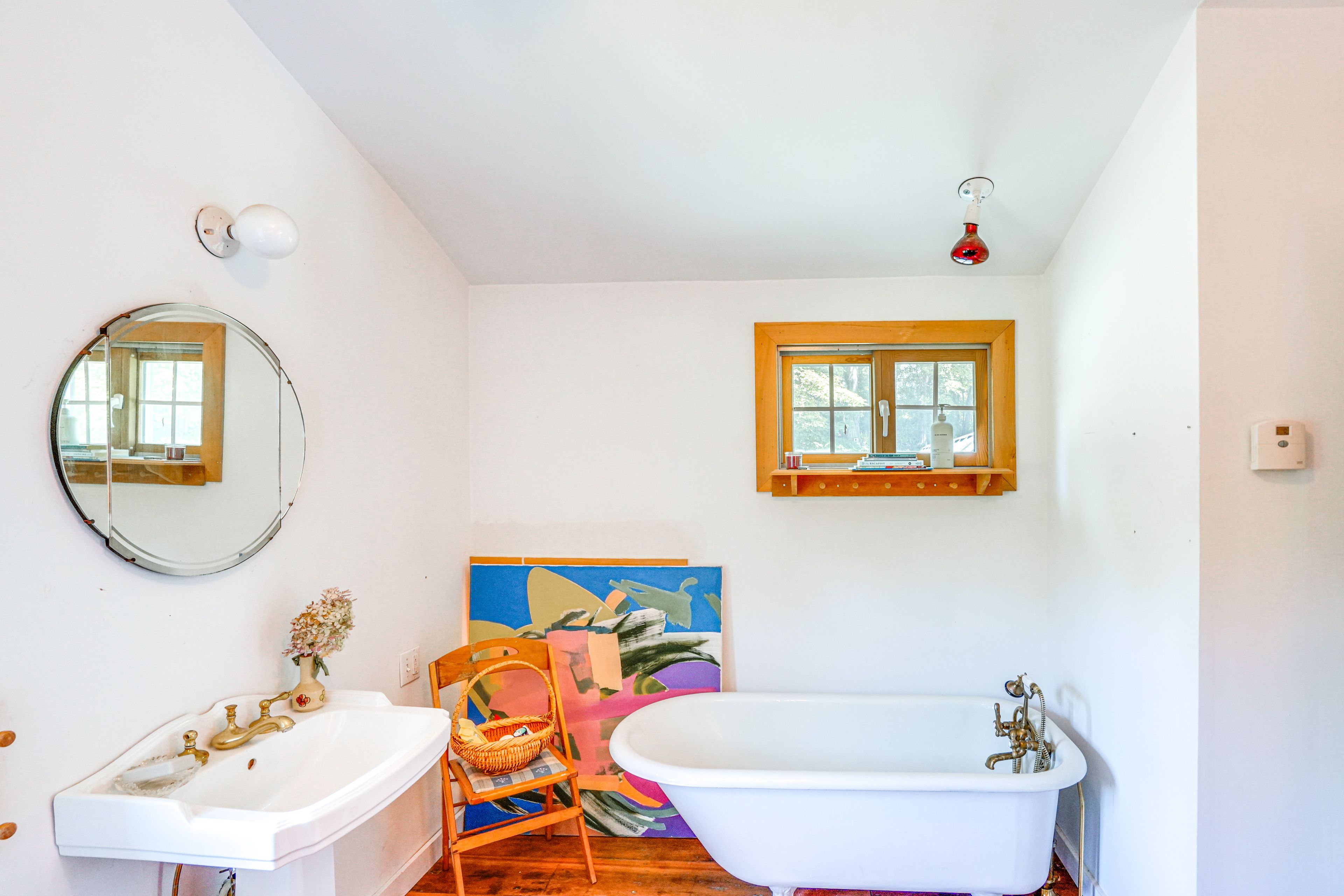 Full Bathroom | 1st Floor