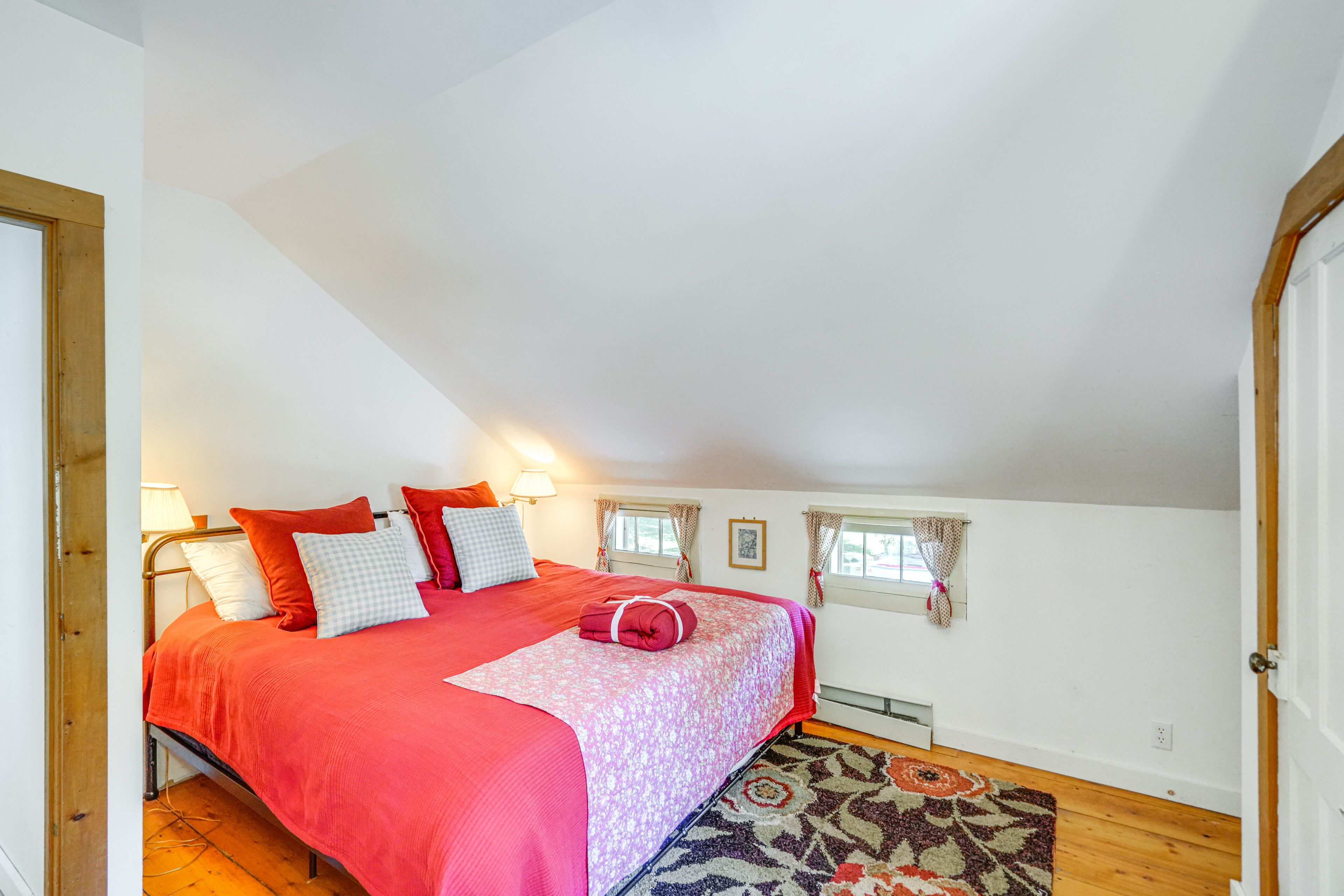Bedroom 2 | King Bed | 2nd Floor