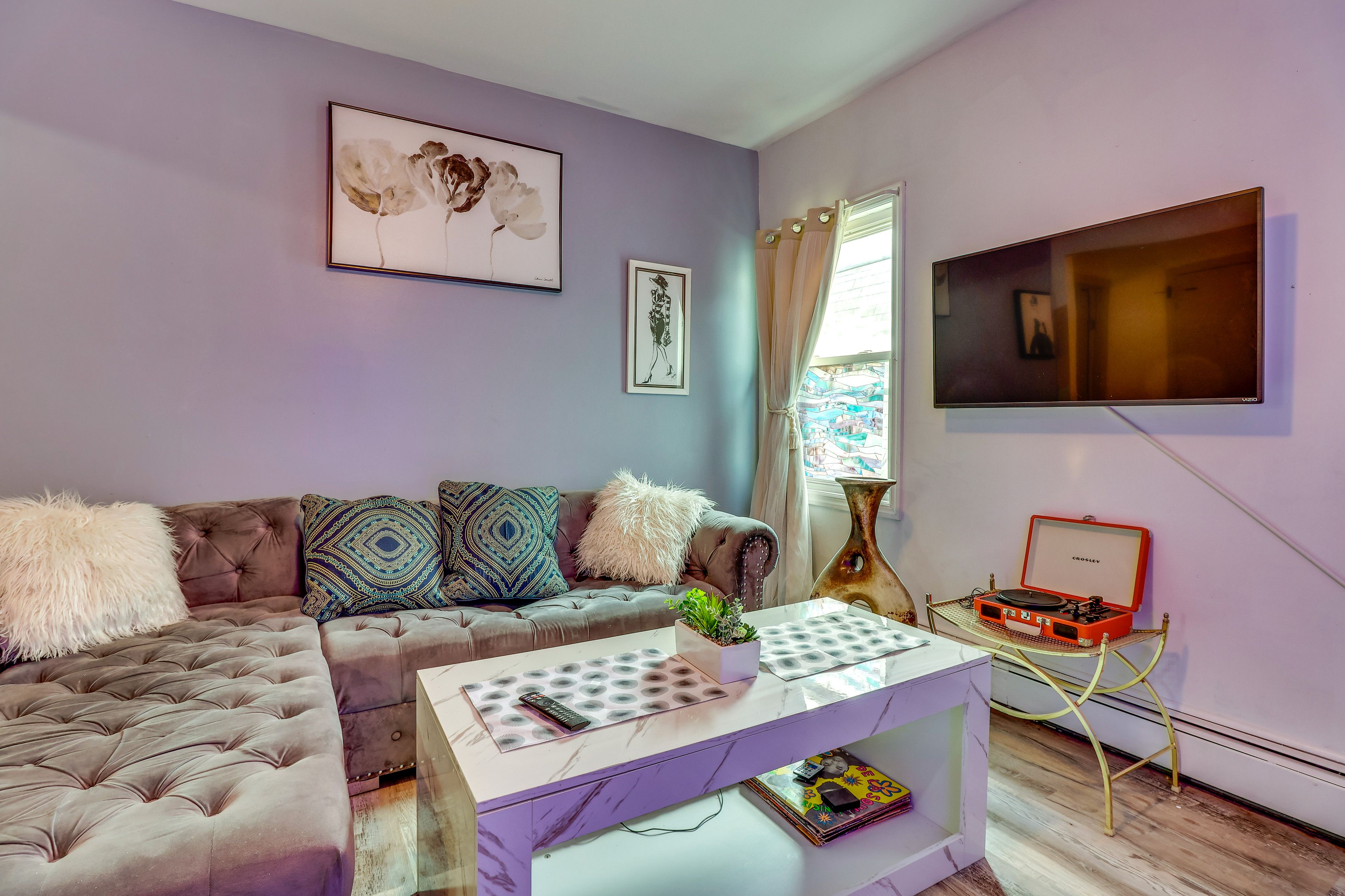 Newark Vacation Rental | 2BR | 1BA | 1,500 Sq Ft | Stairs Required