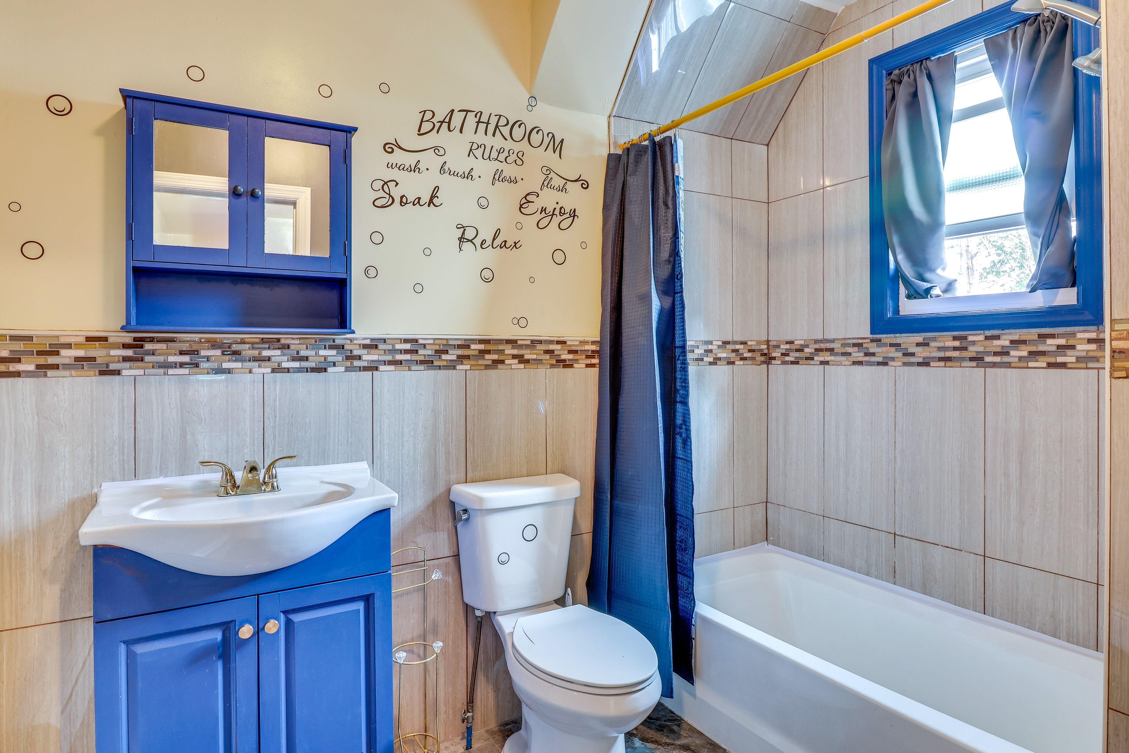 Full Bath | Towels
