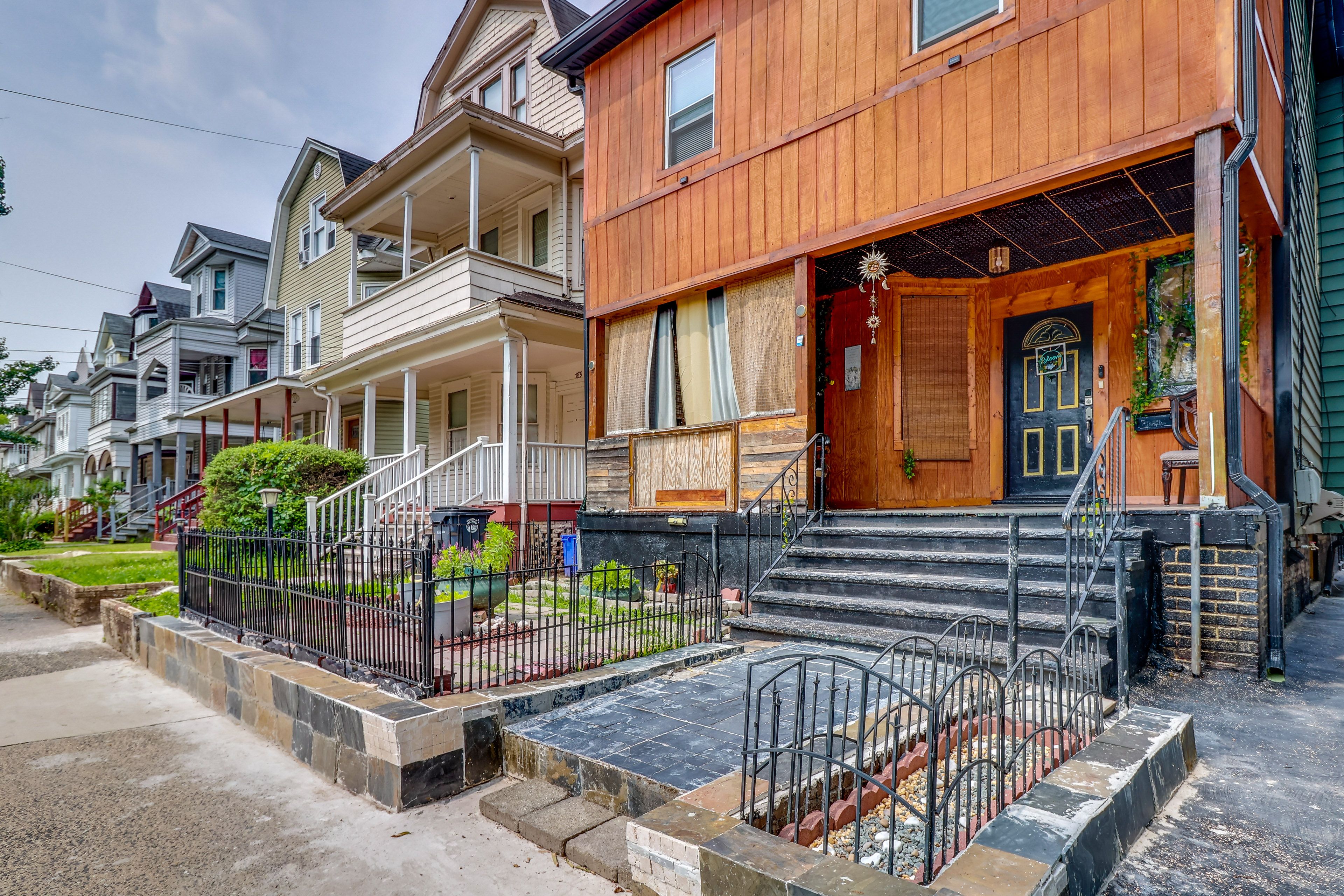 Property Exterior | Free Street Parking