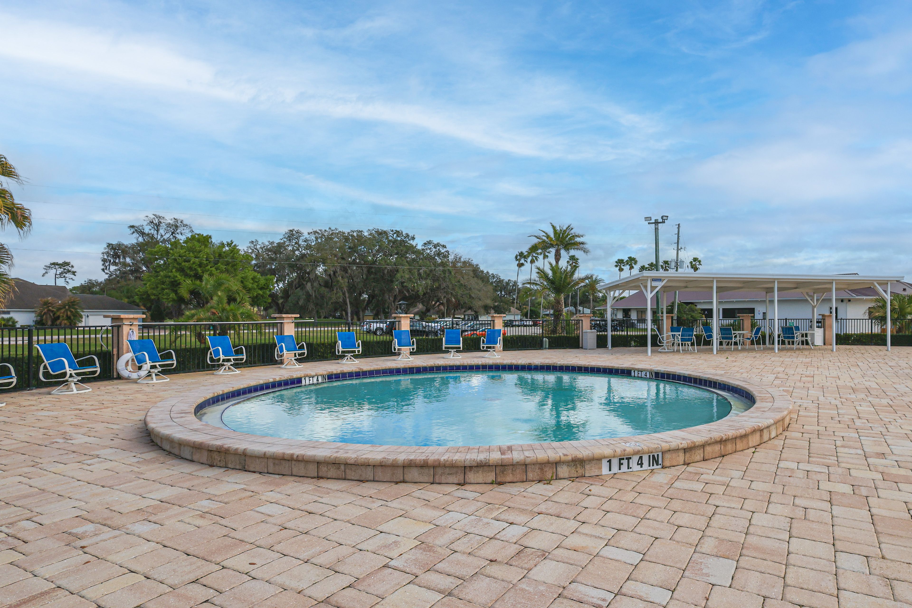 Community Amenities | Outdoor Pool & Hot Tub