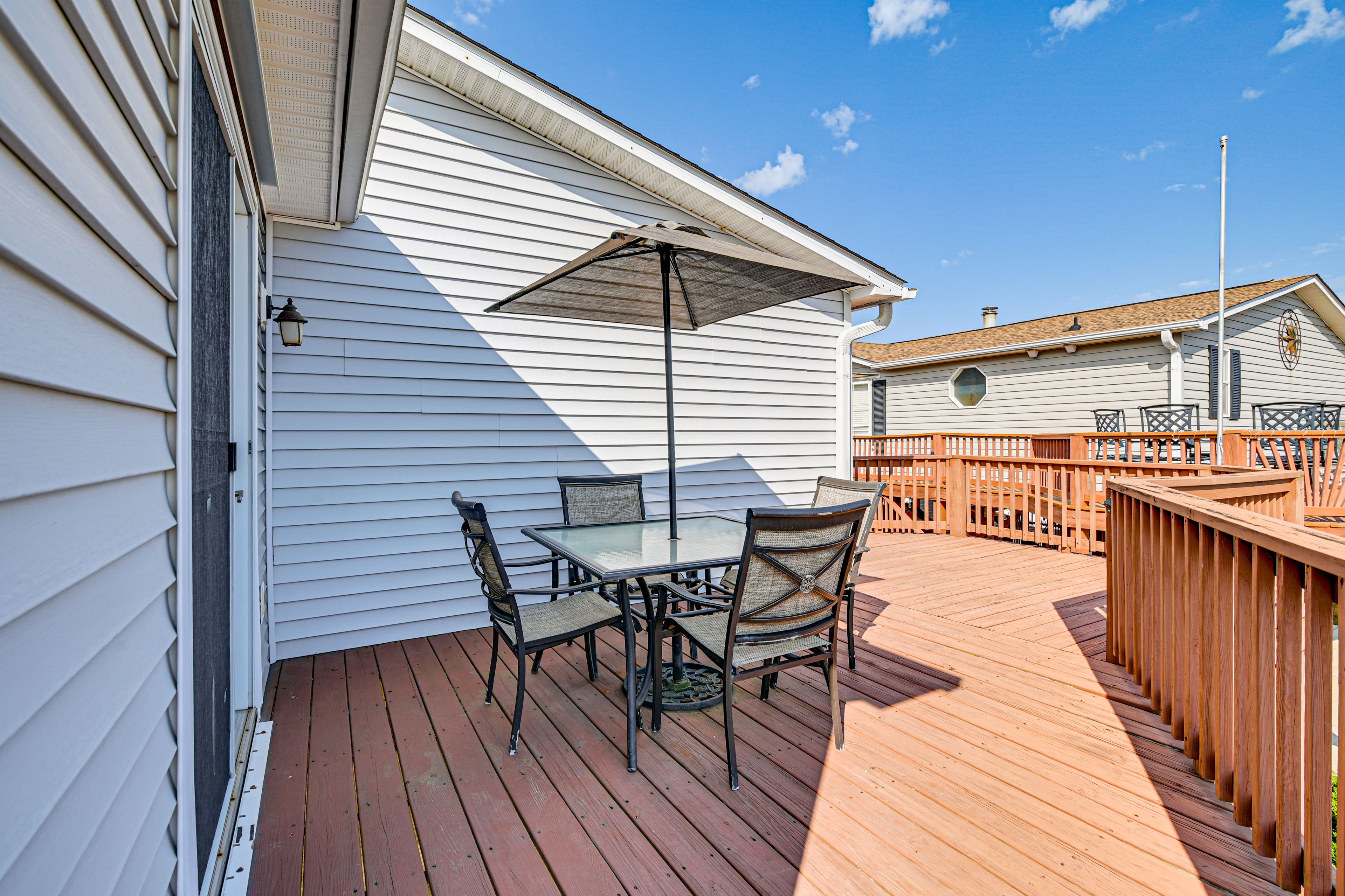 Wraparound Deck
