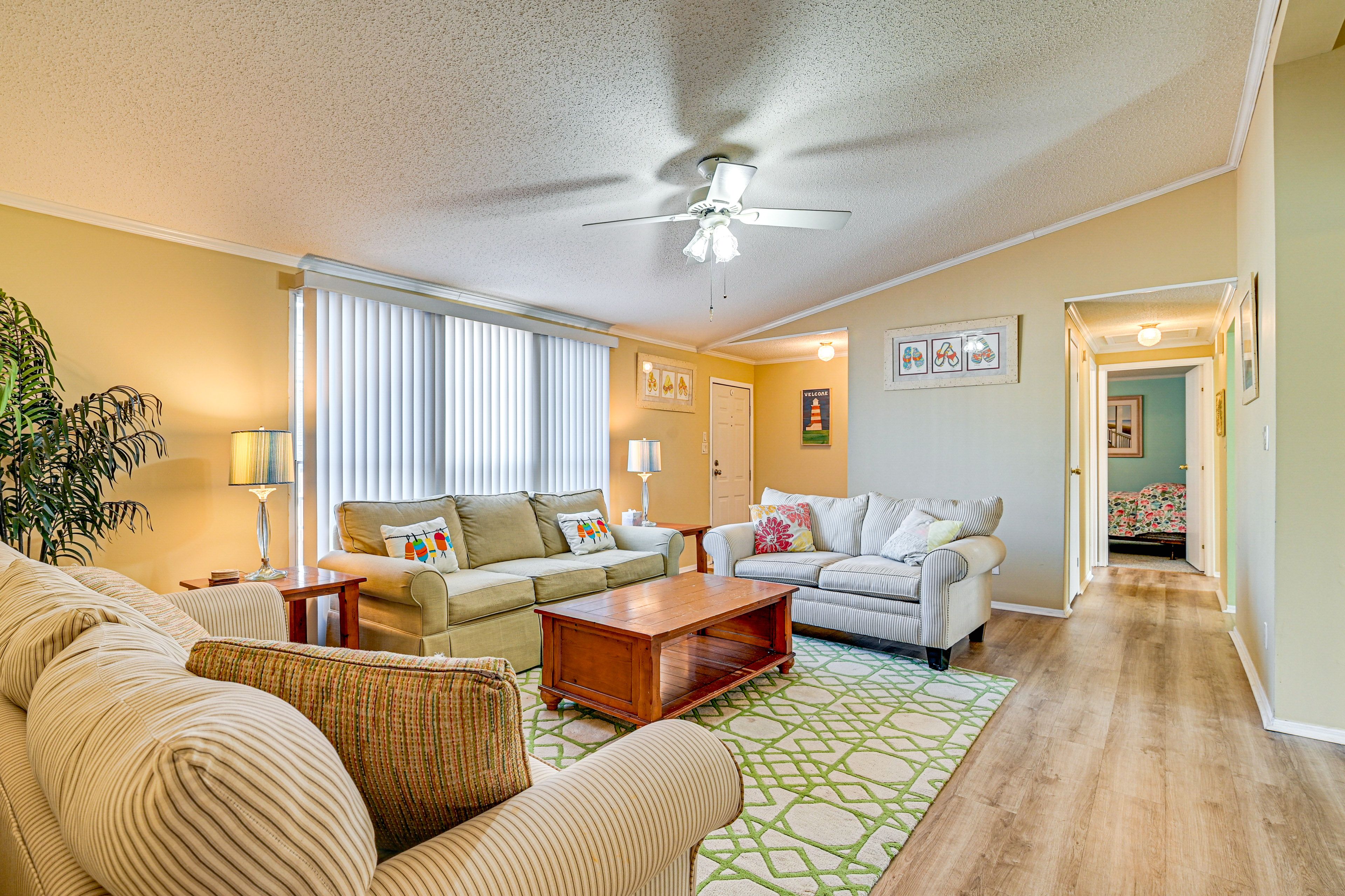 Living Room | Central A/C | Free WiFi