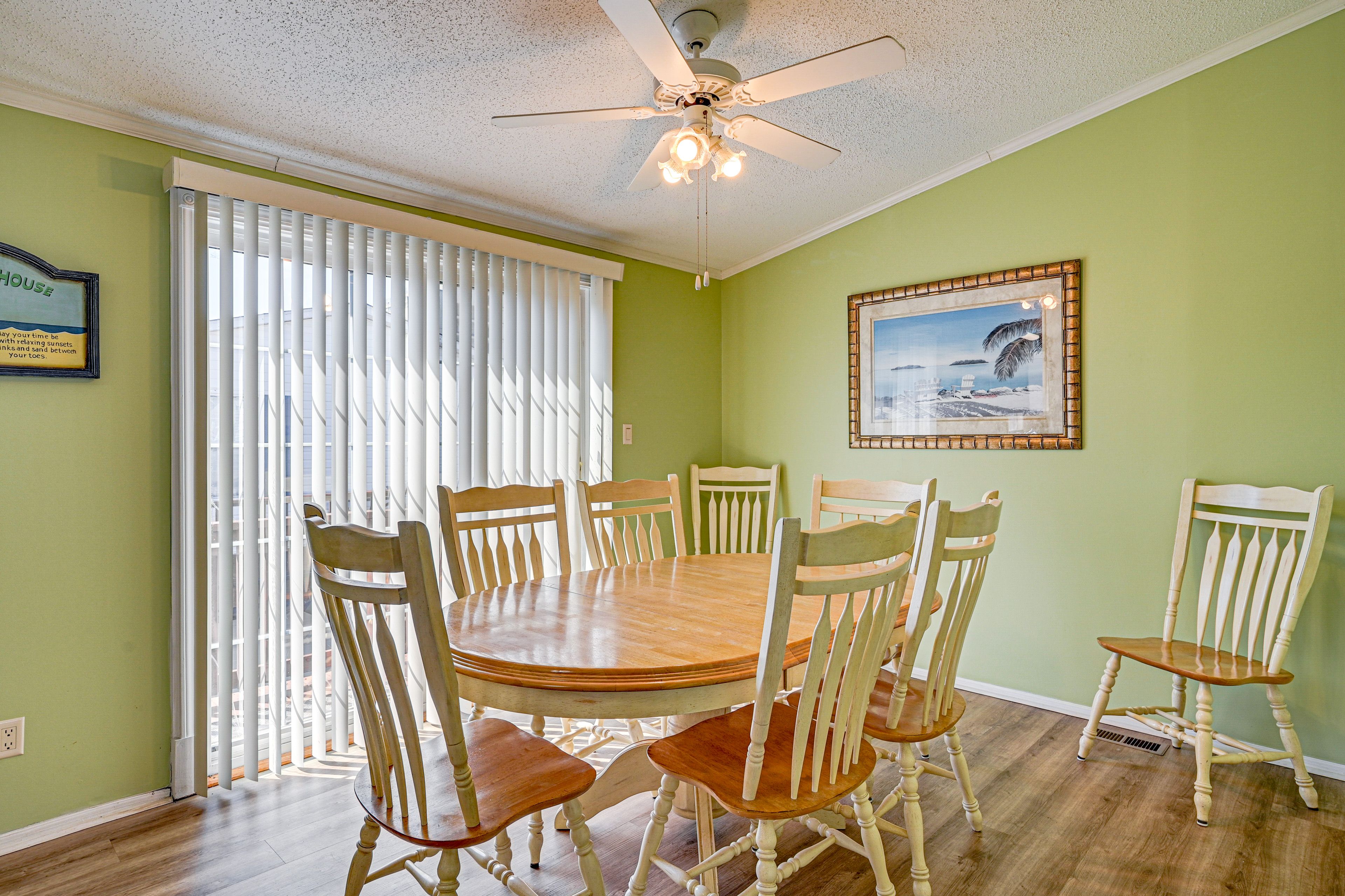 Dining Area | Dishware & Flatware